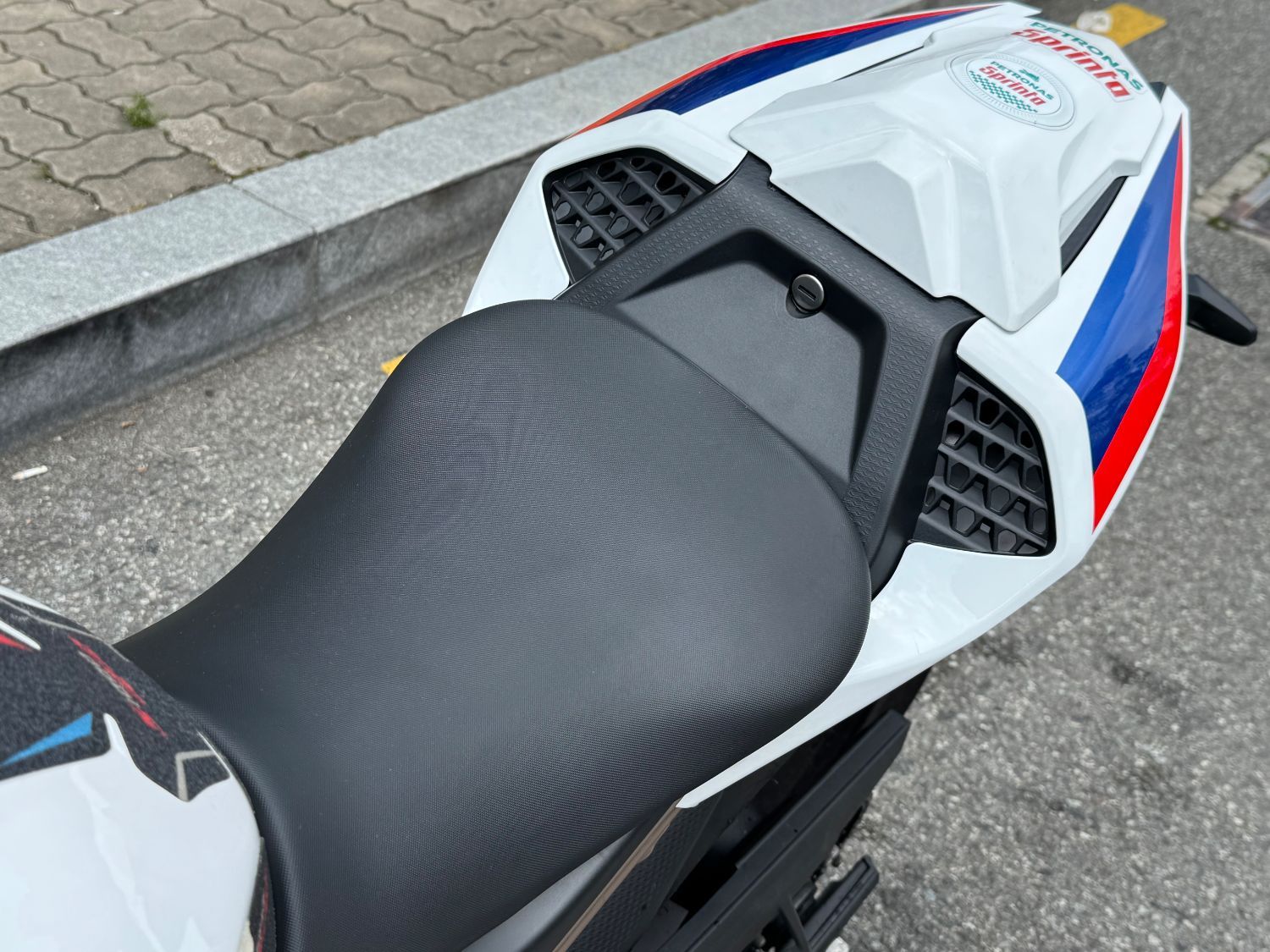 BMW S 1000 RR more