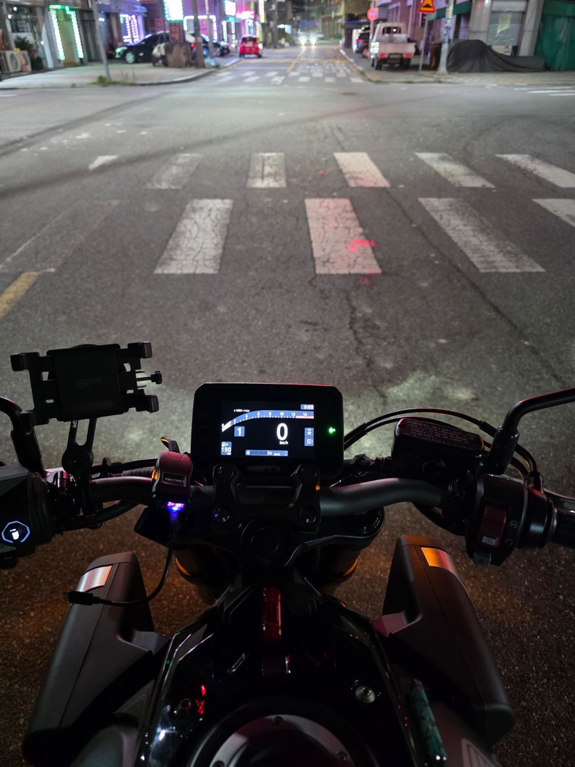 혼다 CB 650 R E-CLUTCH thumb 2