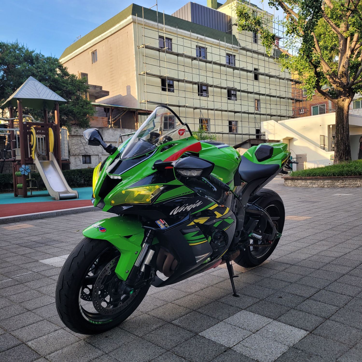 가와사키 닌자 ZX 10 R 2018 녹색 사진 3