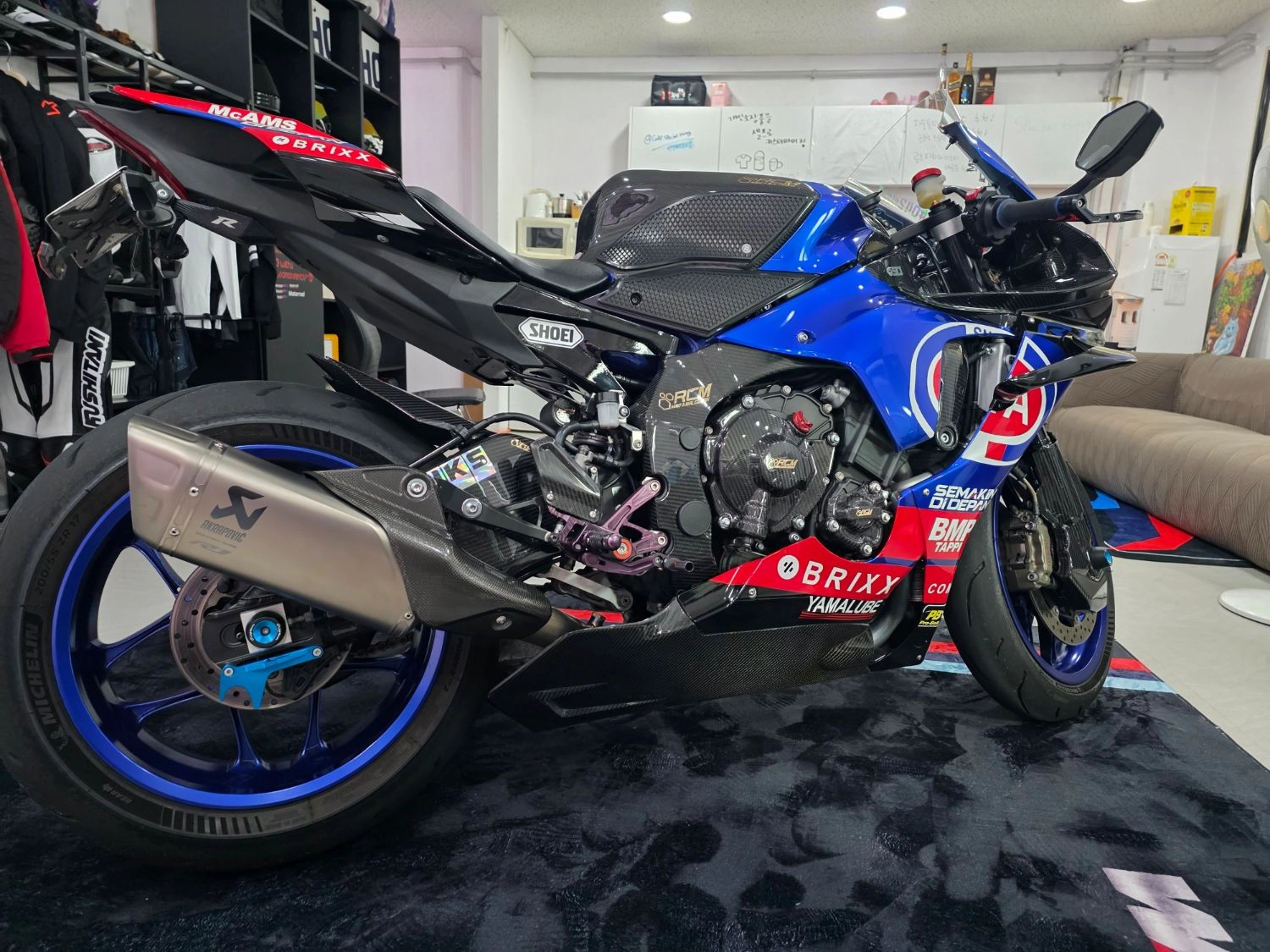 야마하 YZF R1 2022 블루 사진 4
