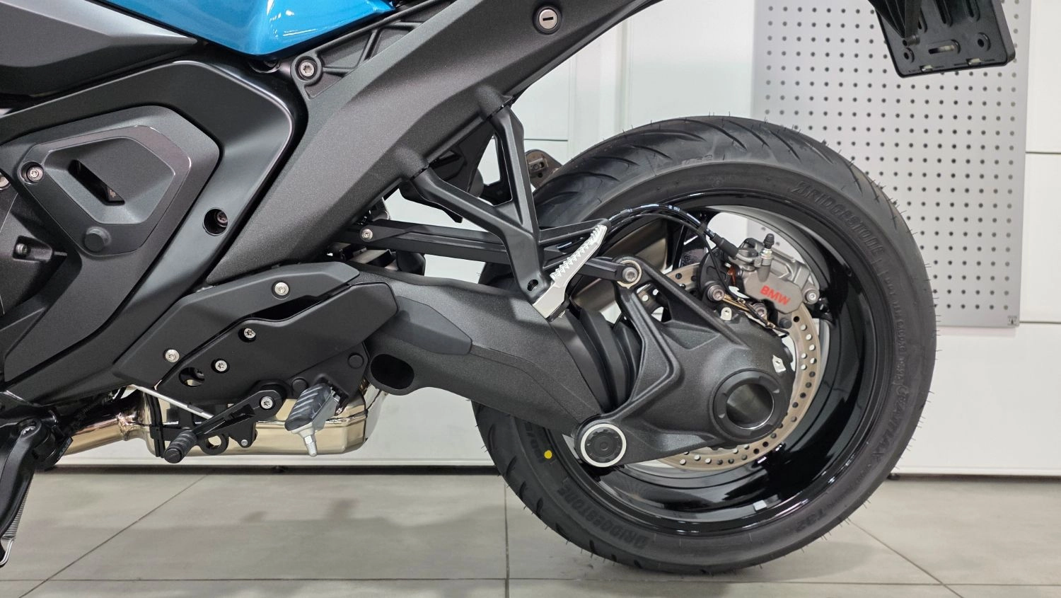 BMW R 1300 R 2026 블루 사진 5