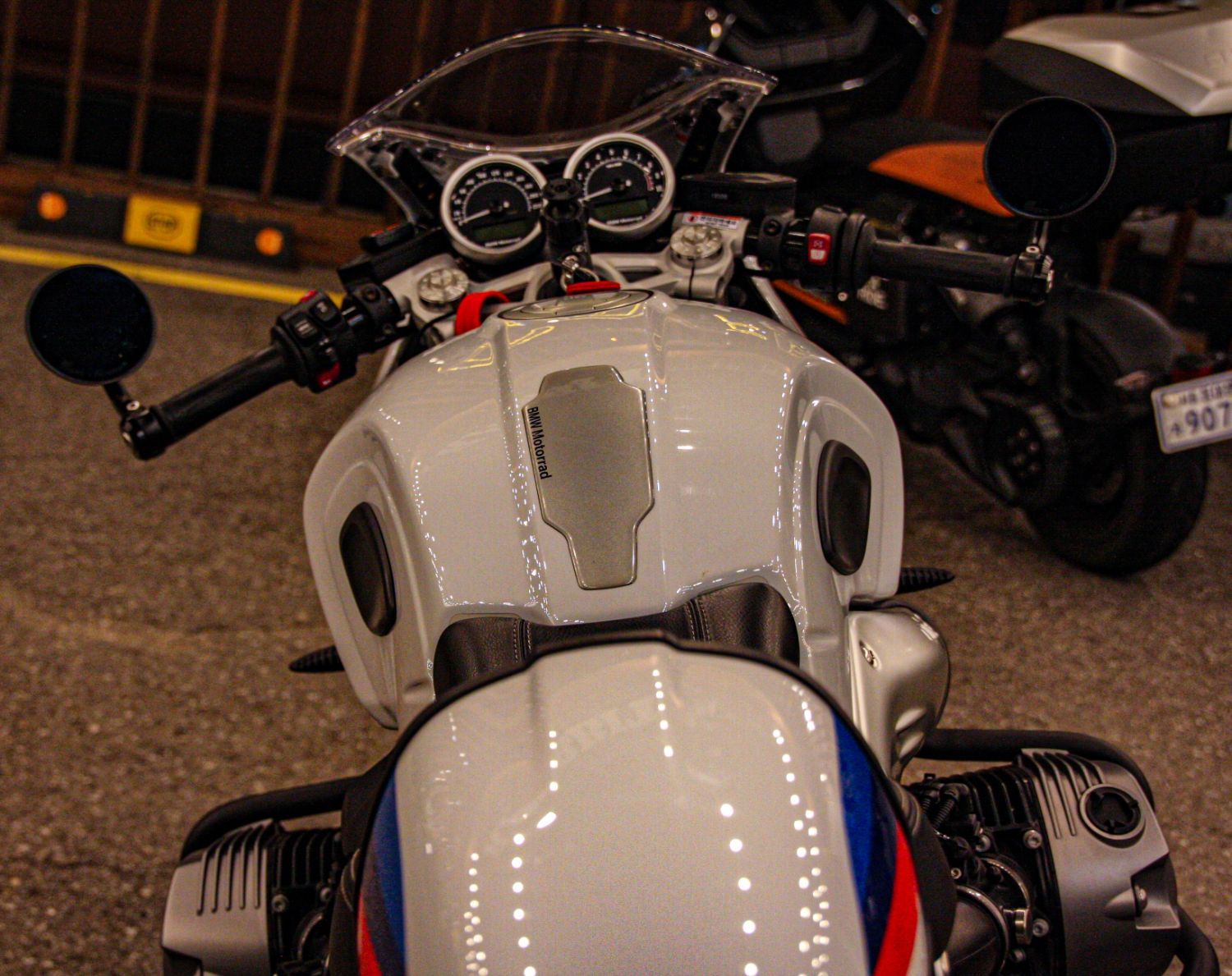BMW R nine T 레이서 thumb 2
