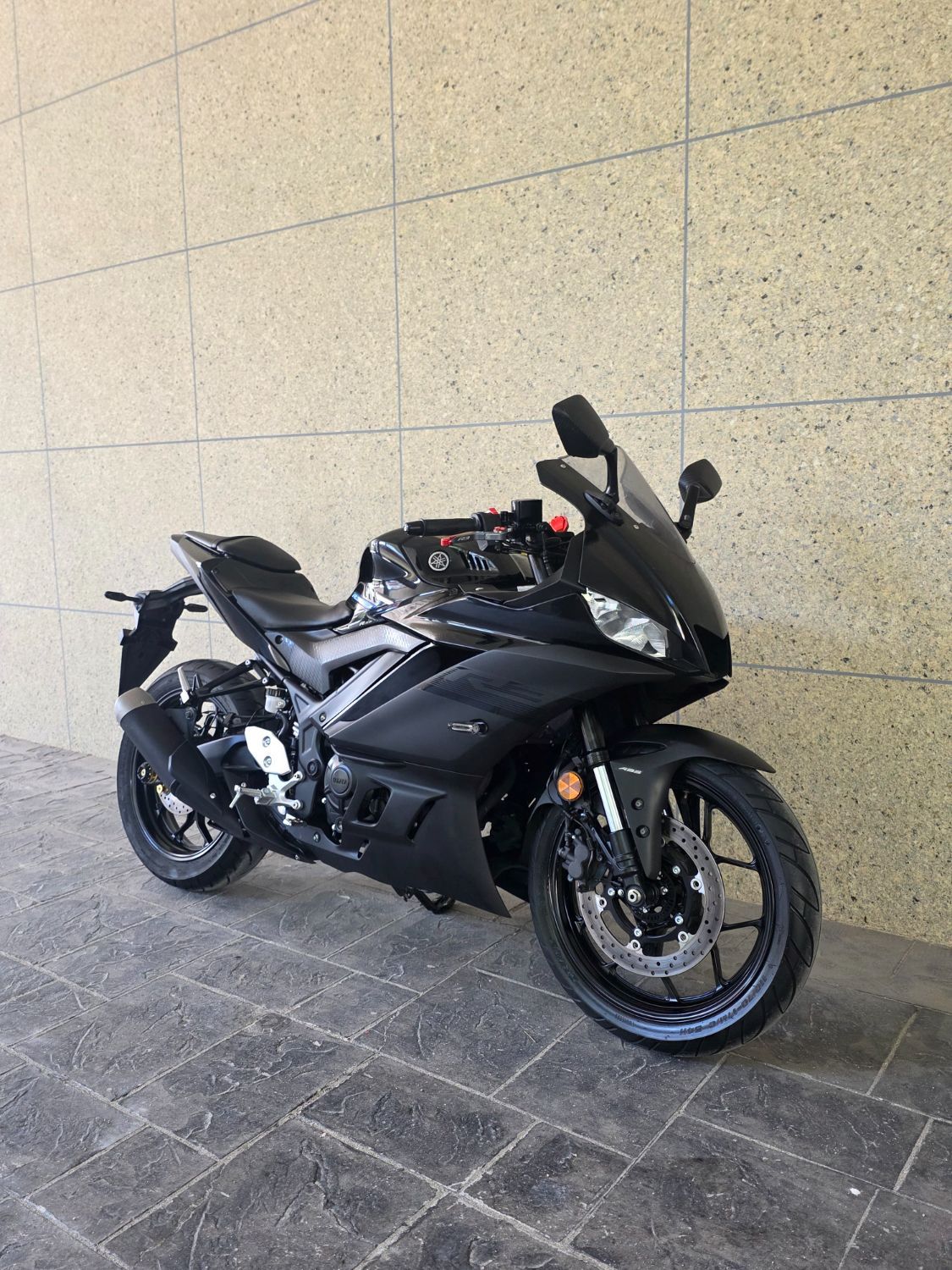 야마하 YZF R3 thumb 2