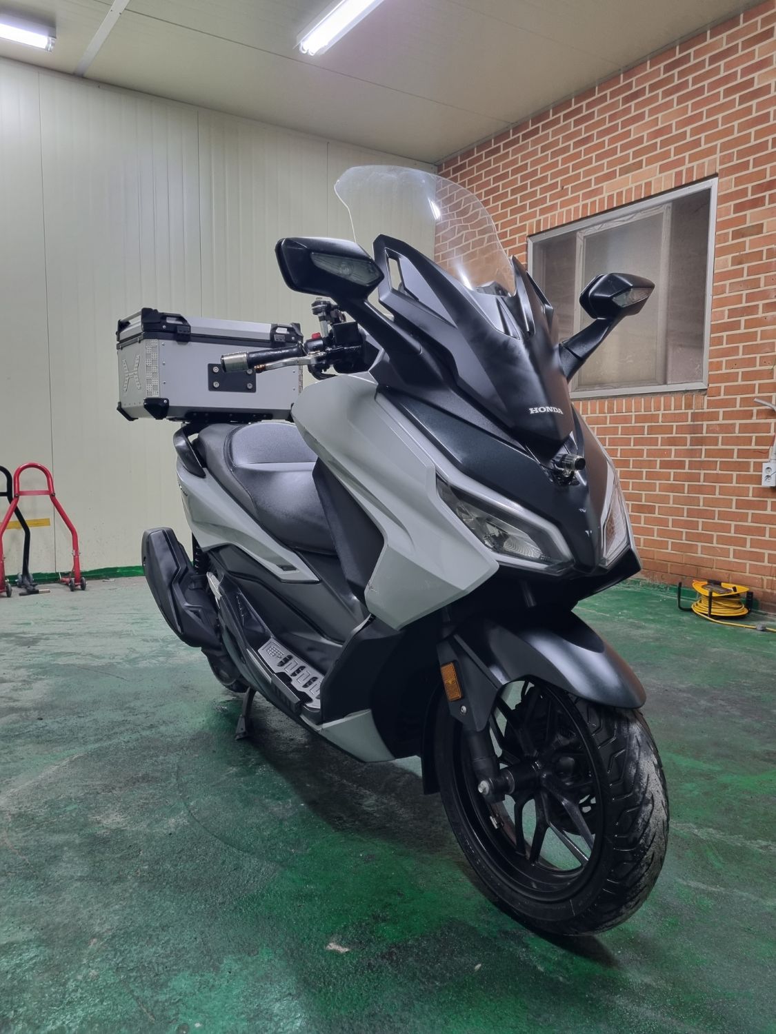 혼다 포르자 350 main