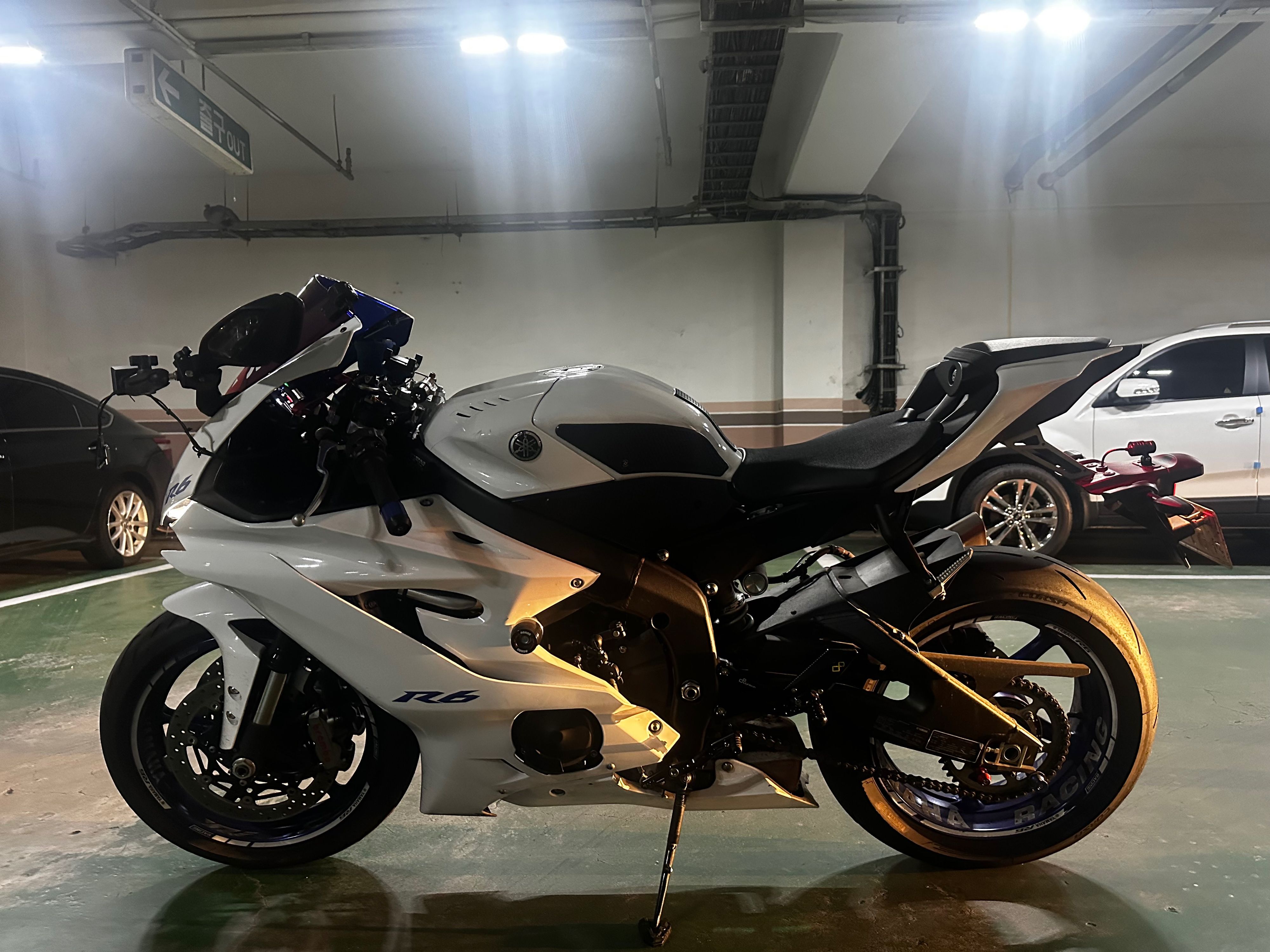 야마하 YZF R6 thumb 2