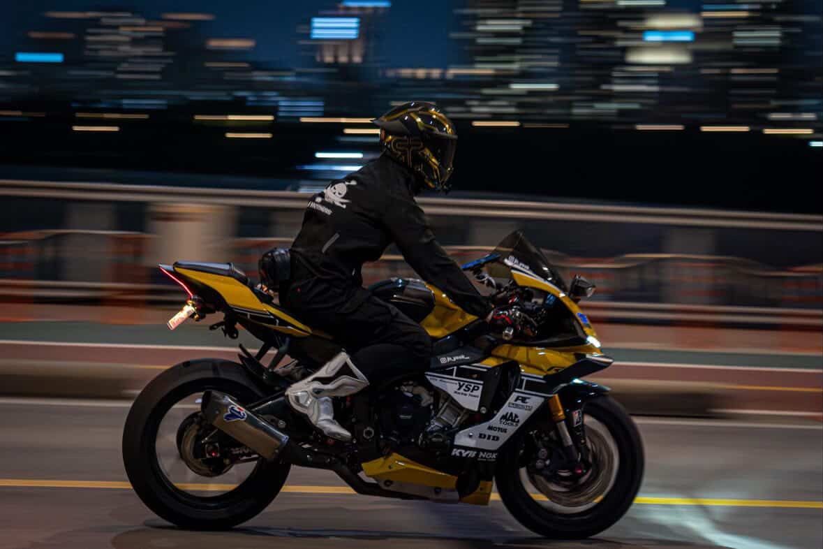 야마하 YZF R1 more