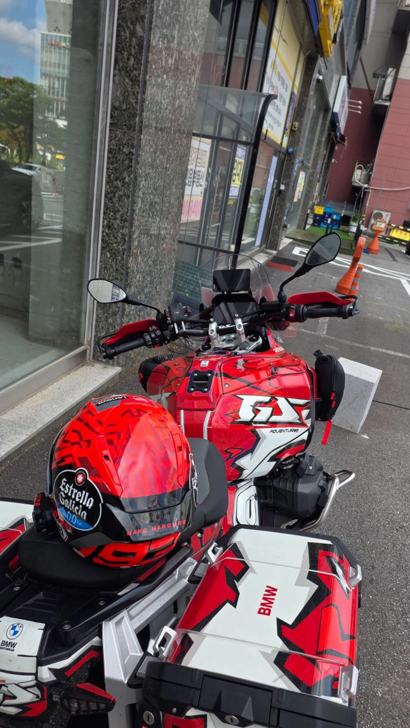 BMW R 1300 GS ADV 2025 레드 사진 5