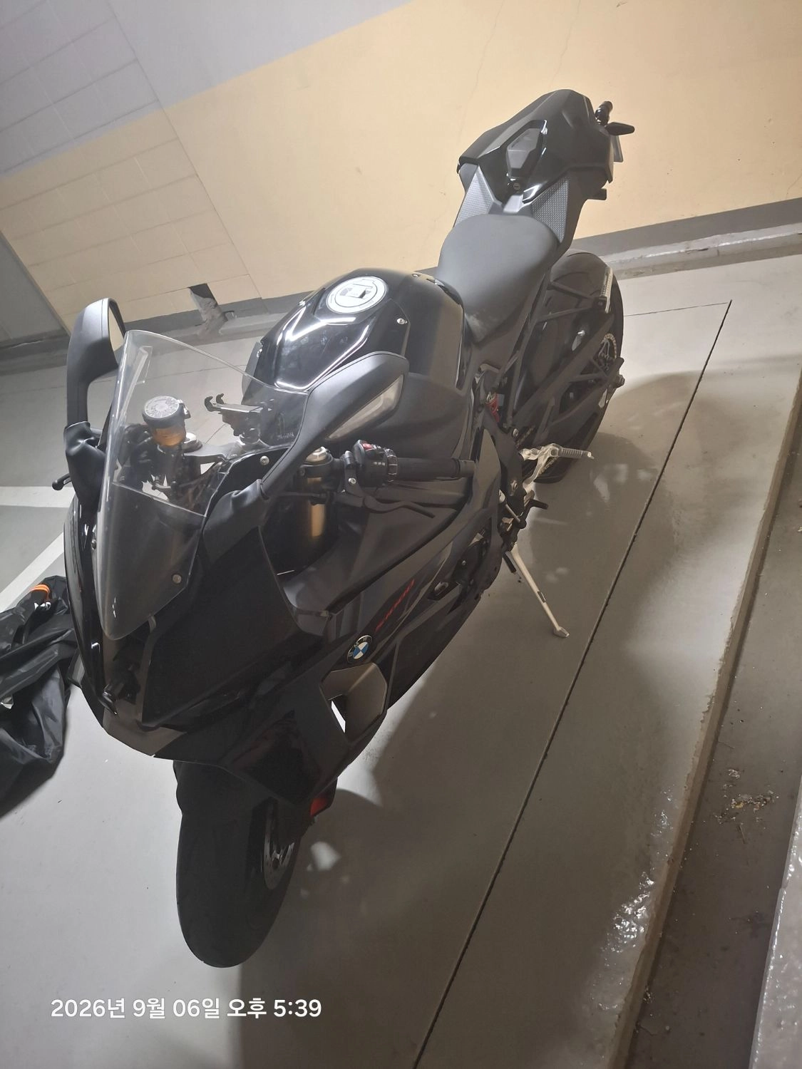 BMW S 1000 RR 2025 2025 베이지 사진 2