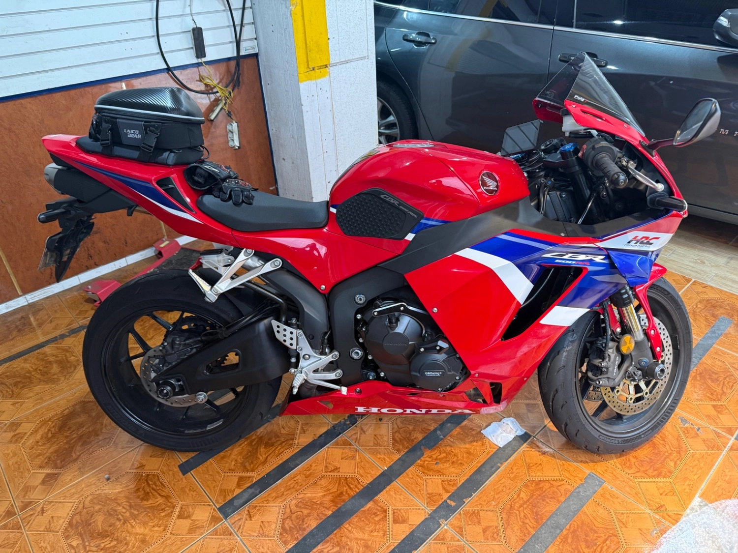 혼다 CBR 600 RR 2025 레드 사진 3