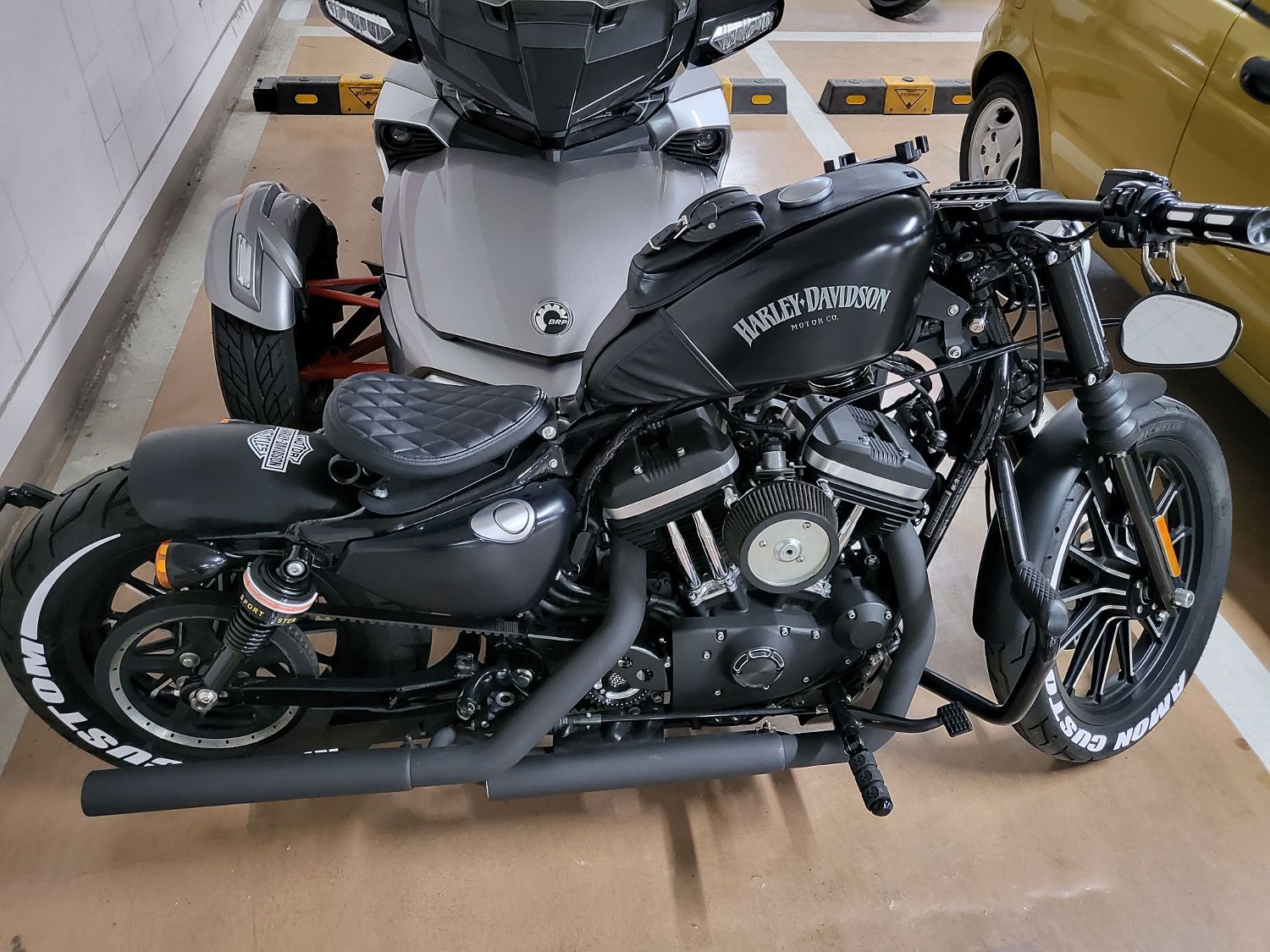 할리데이비슨 아이언 883 thumb 2