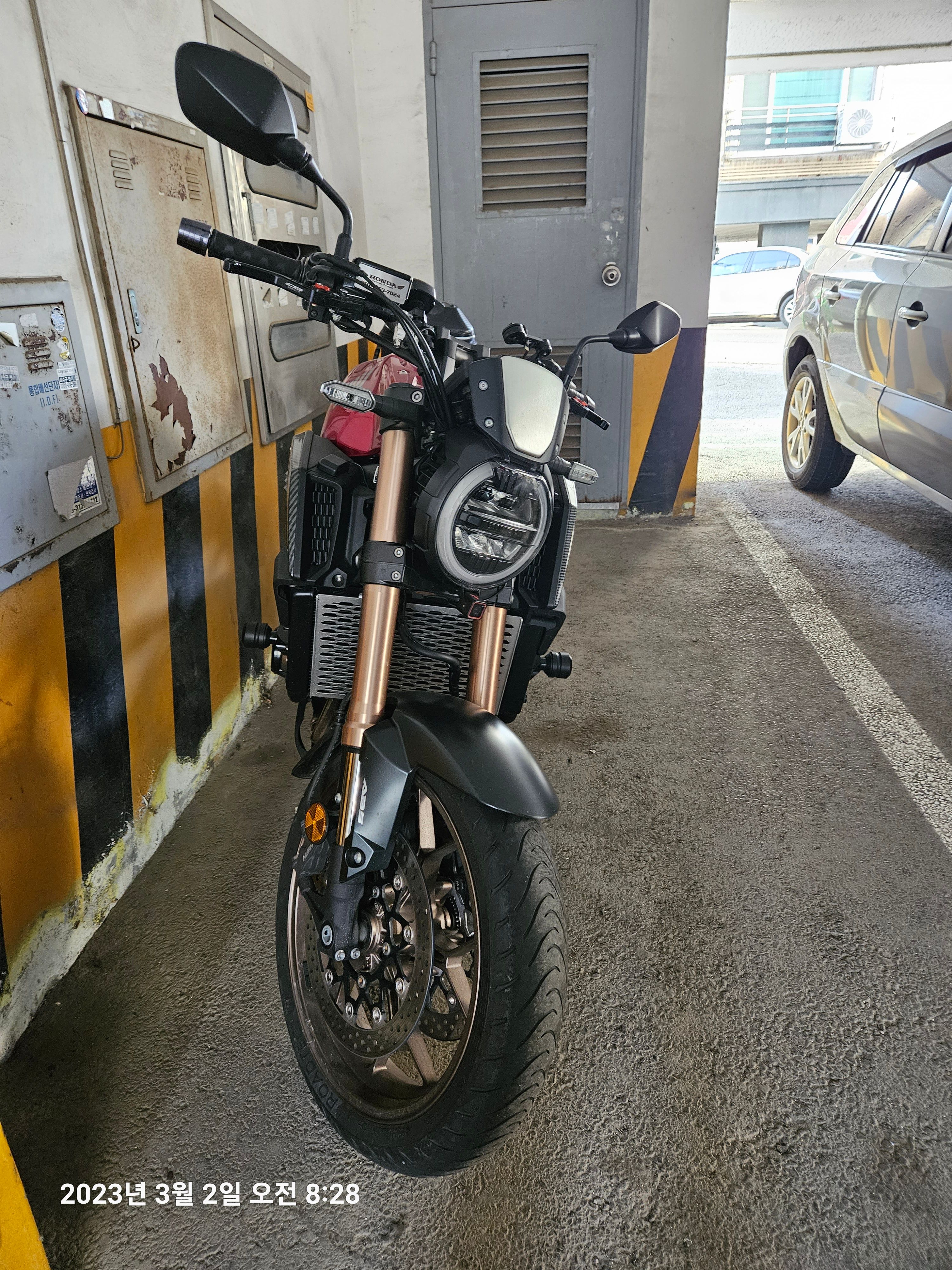 혼다 CB 650 R thumb 2