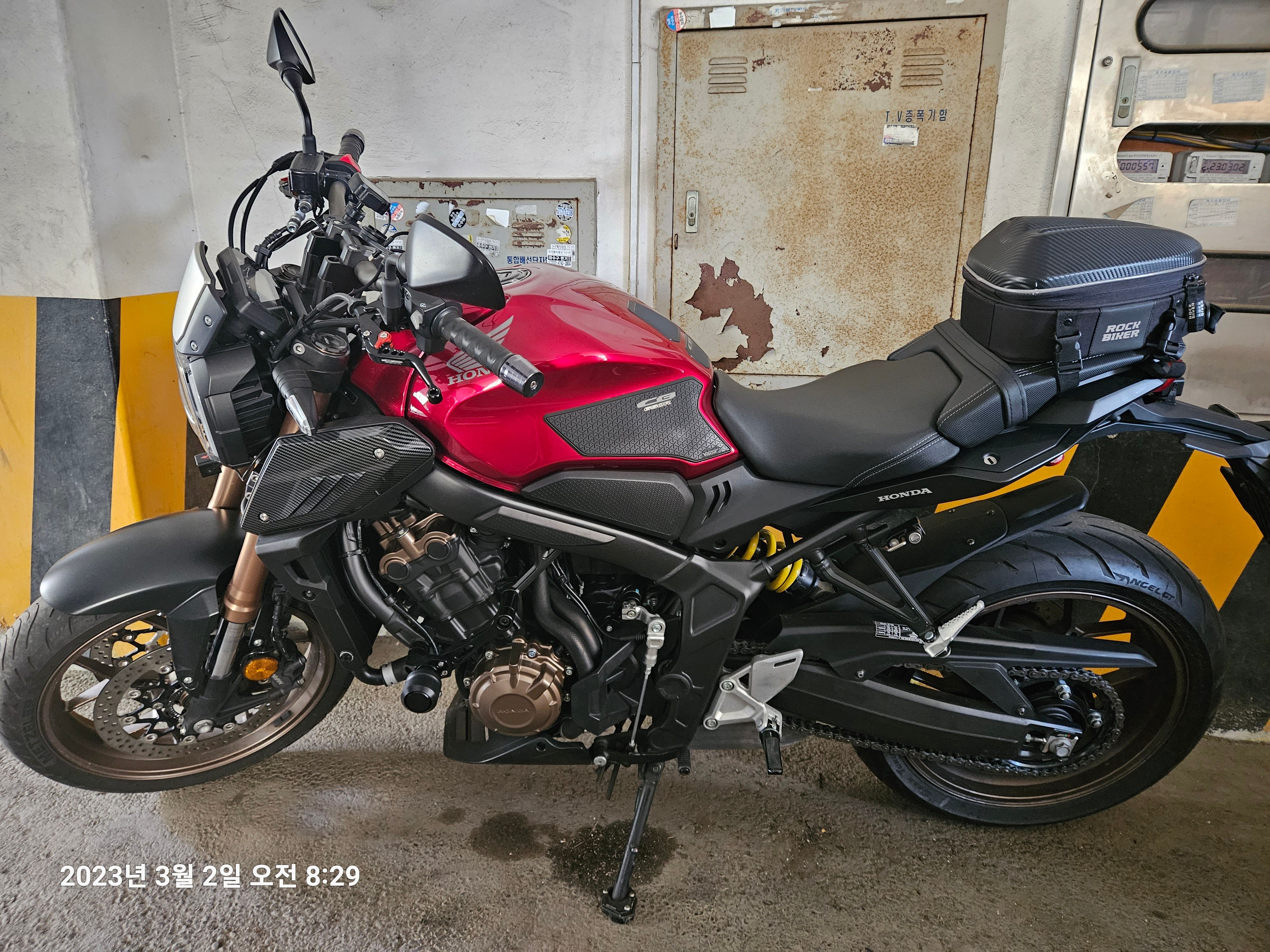 혼다 CB 650 R more