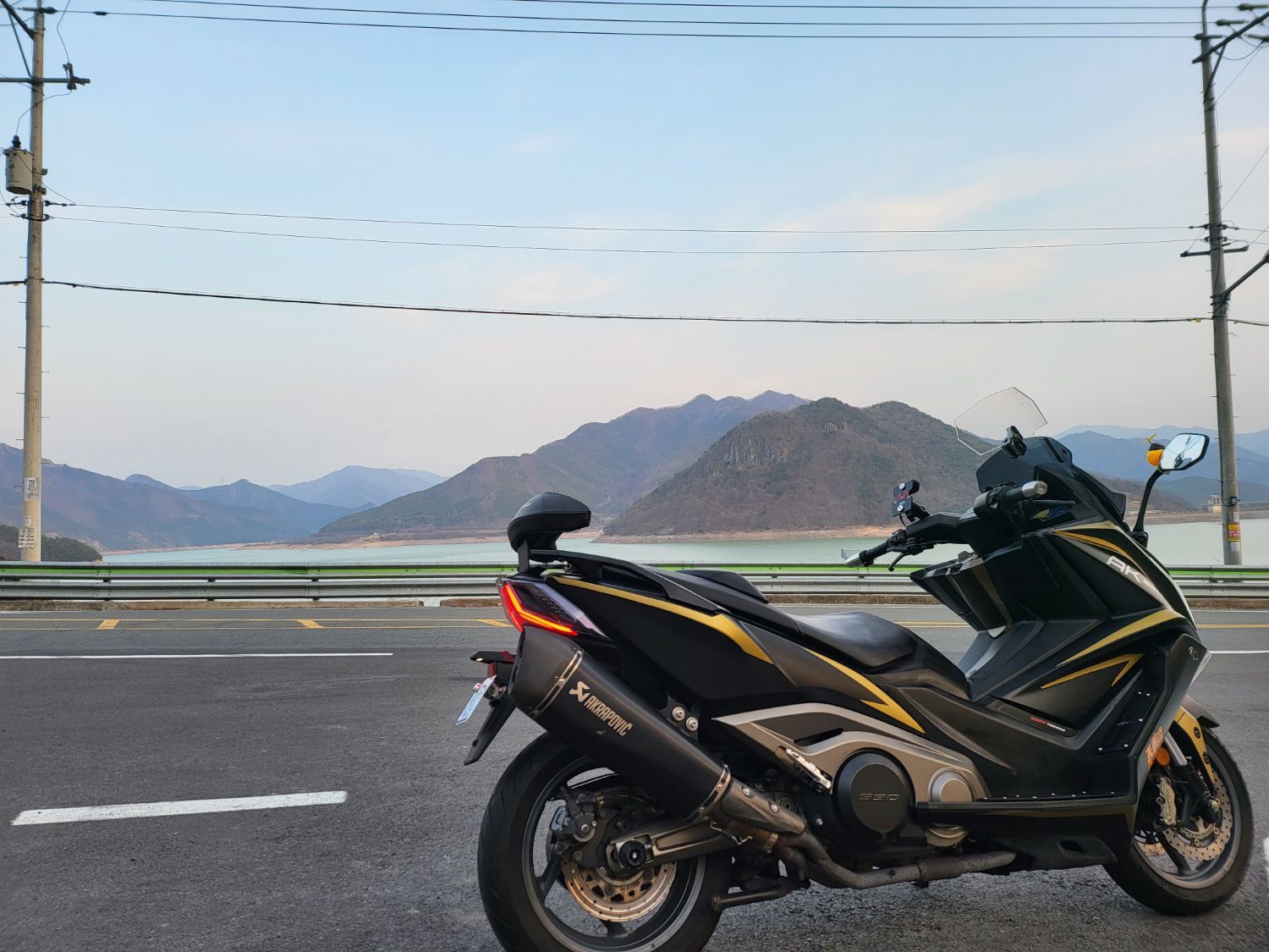 킴코 AK 550 i more