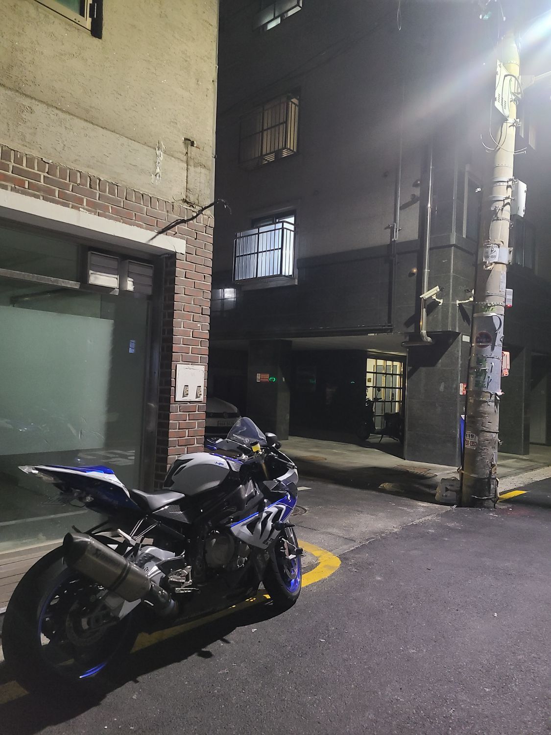 BMW HP4 컴피티션 thumb 2