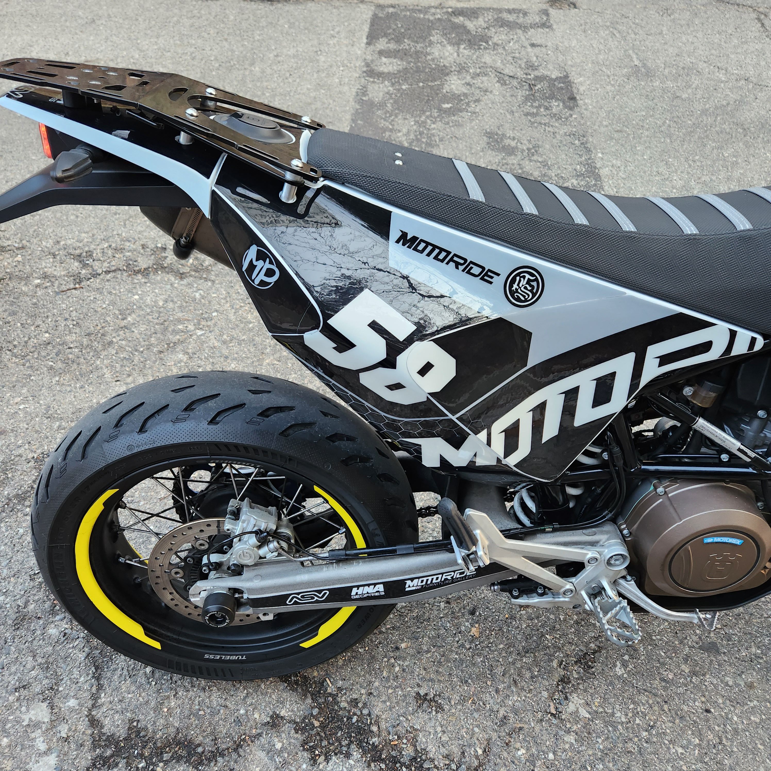 허스크바나 701 슈퍼모토 thumb 2