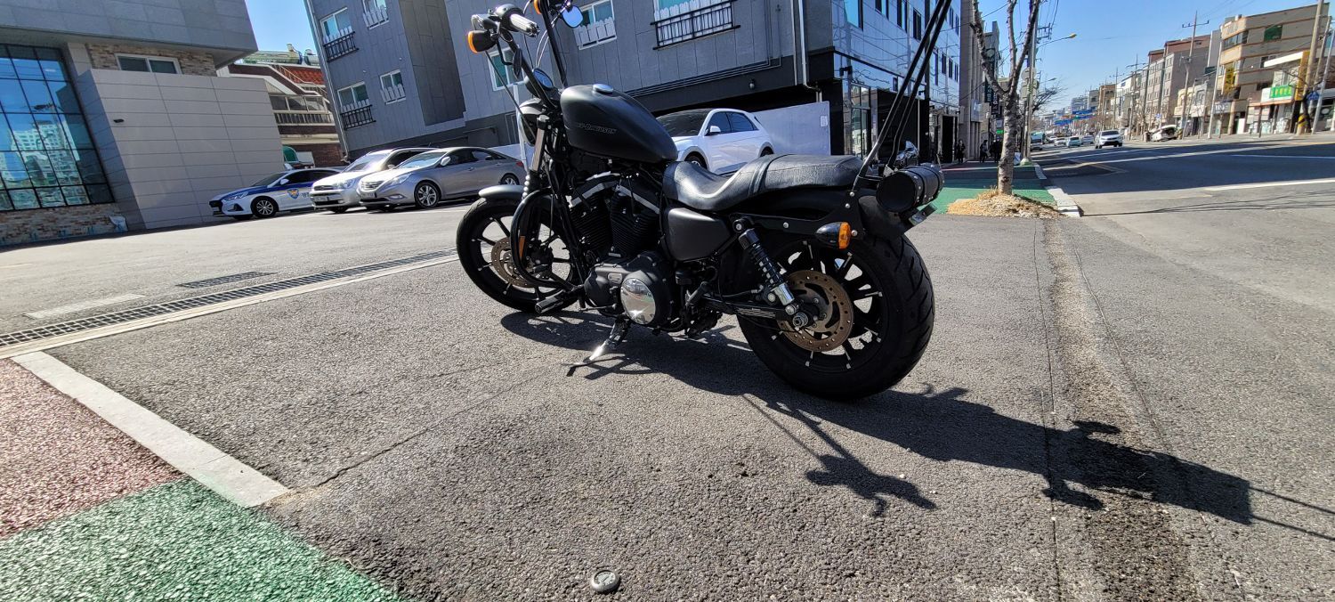 할리데이비슨 아이언 883 more