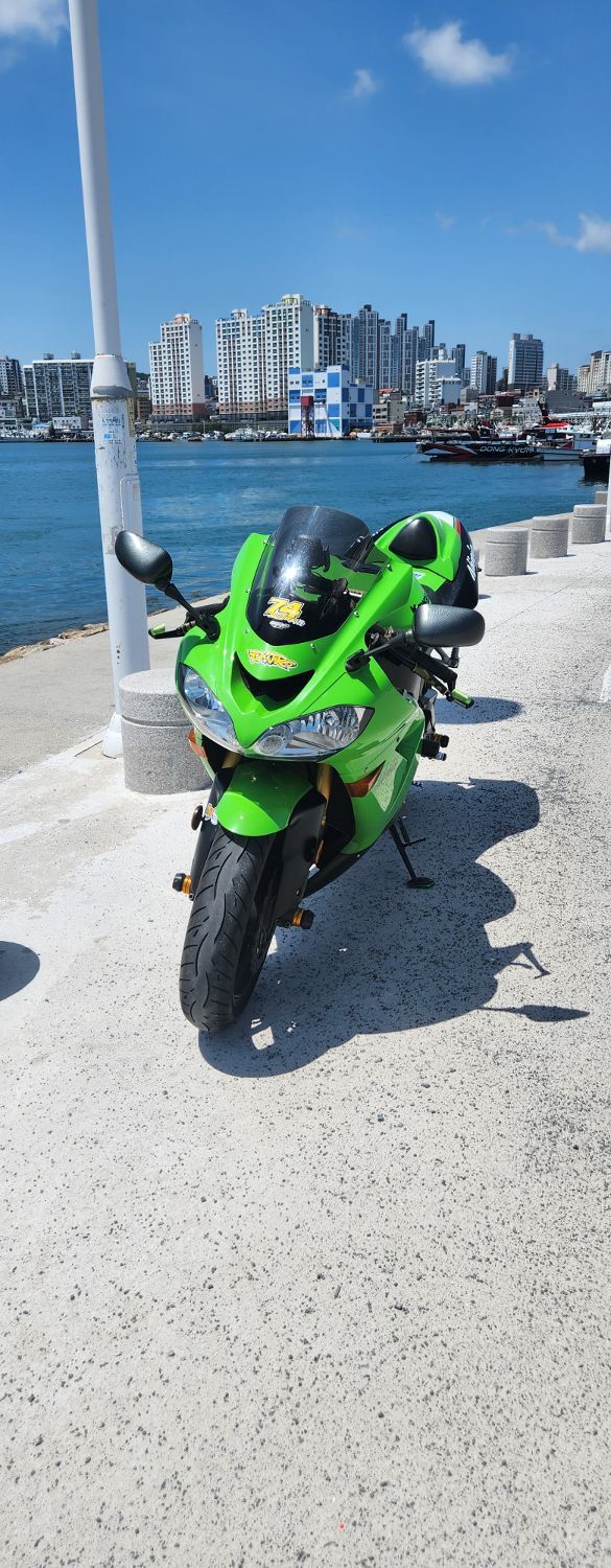 가와사키 닌자 ZX 10 R more
