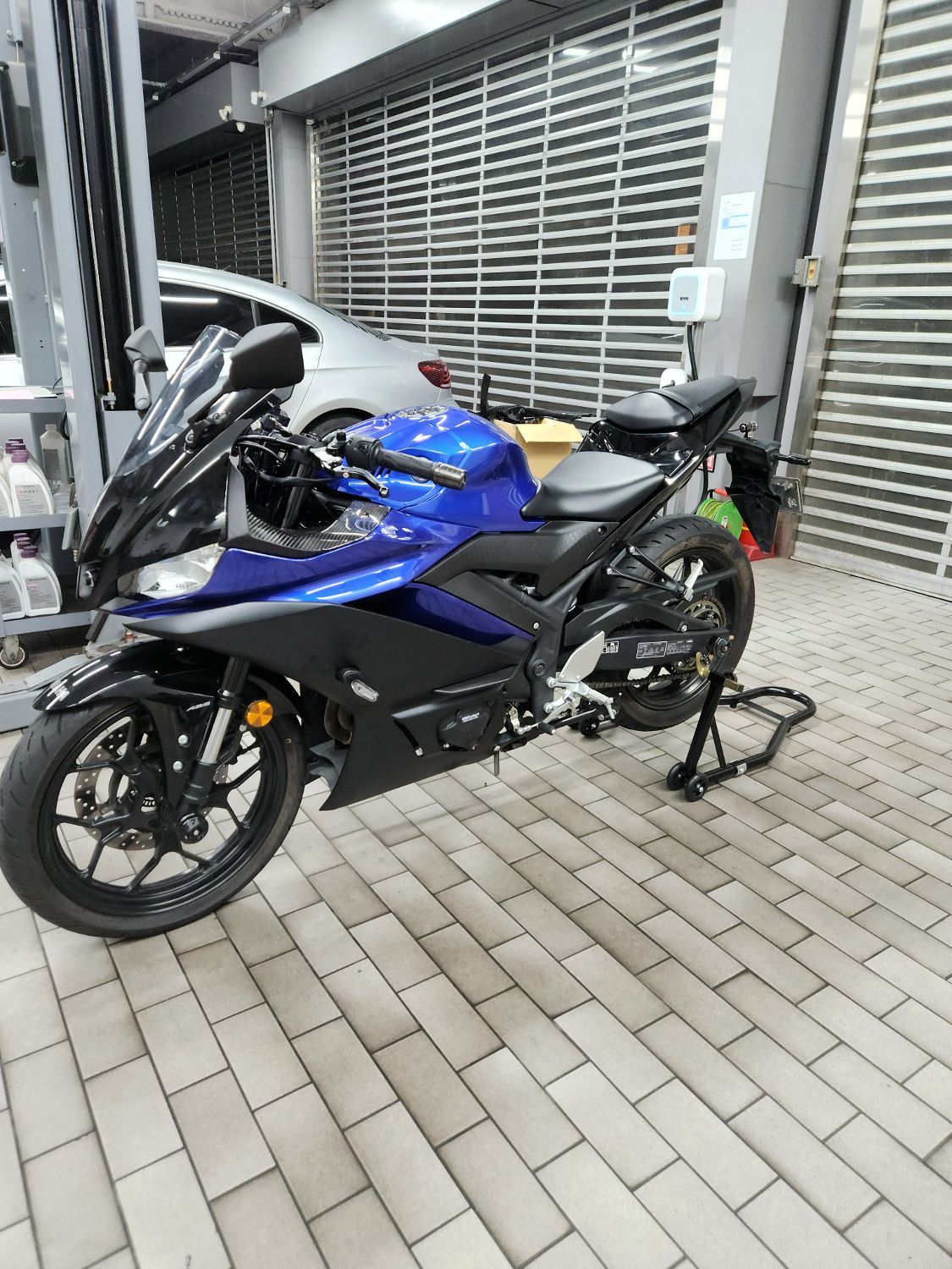 야마하 YZF R3 thumb 2