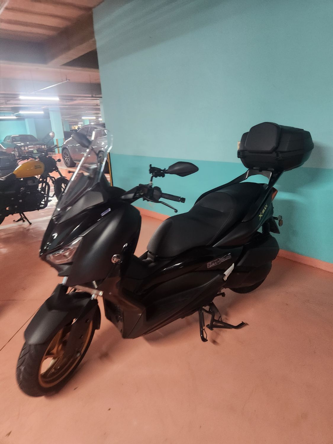 야마하 XMAX 300 ABS thumb 2