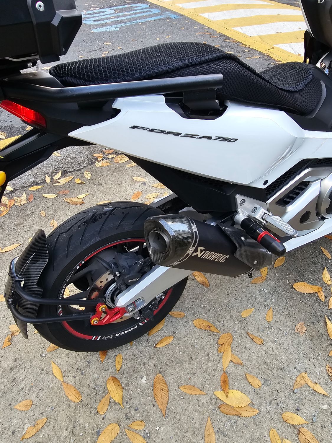 혼다 포르자 750 more