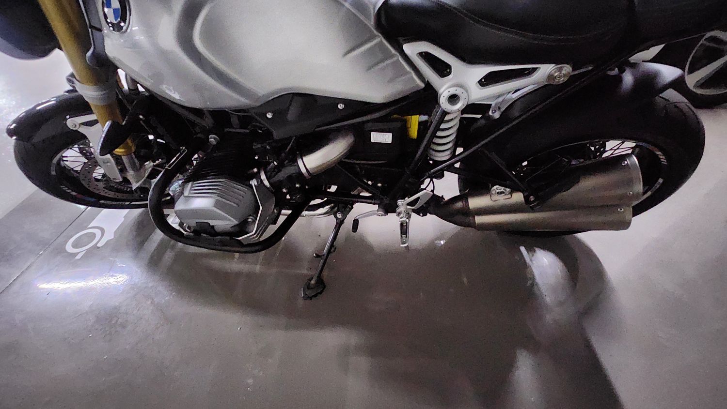 BMW R nine T 2016 화이트 사진 4