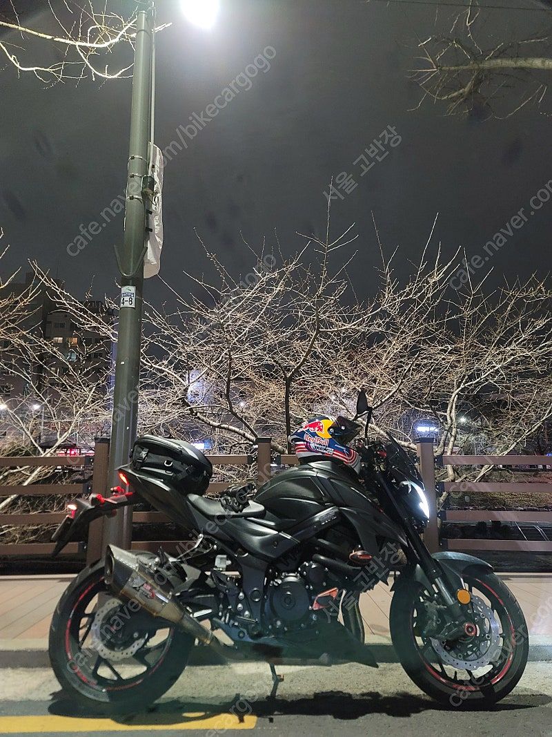 스즈키 GSX S 750 more
