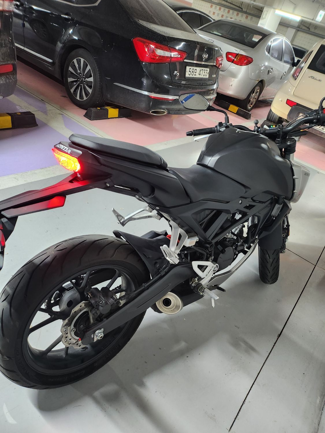 혼다 CB 125 R thumb 2