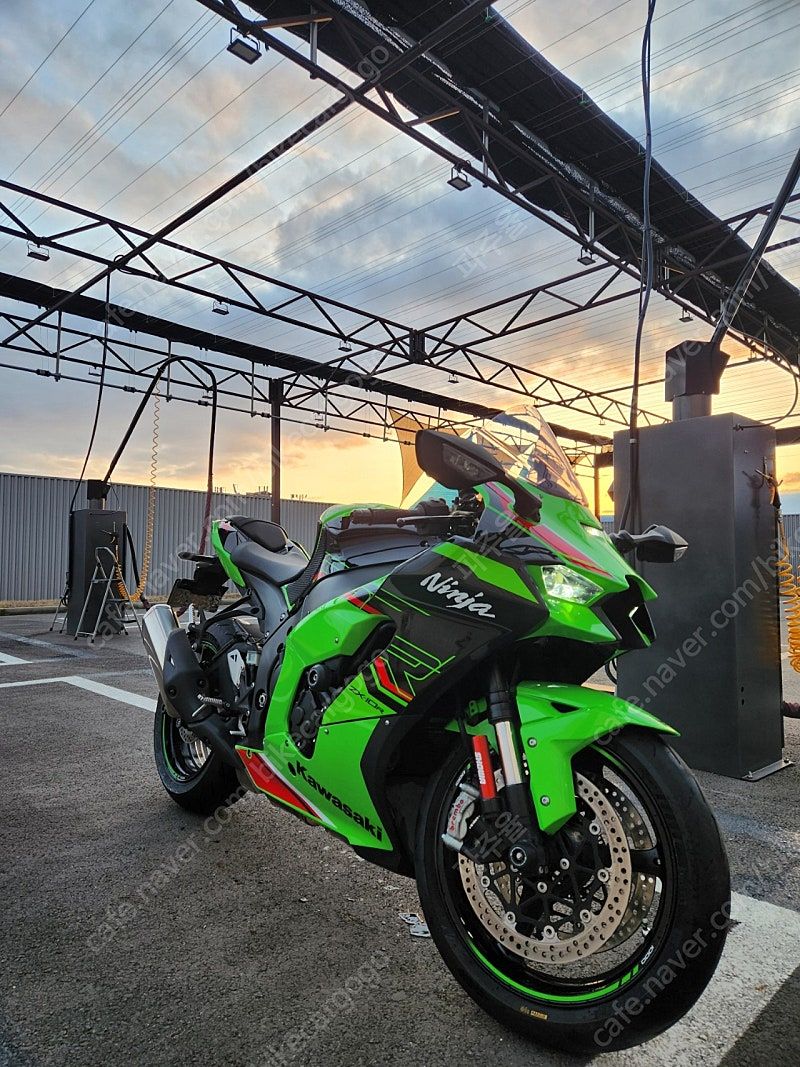 가와사키 닌자 ZX 10 R more