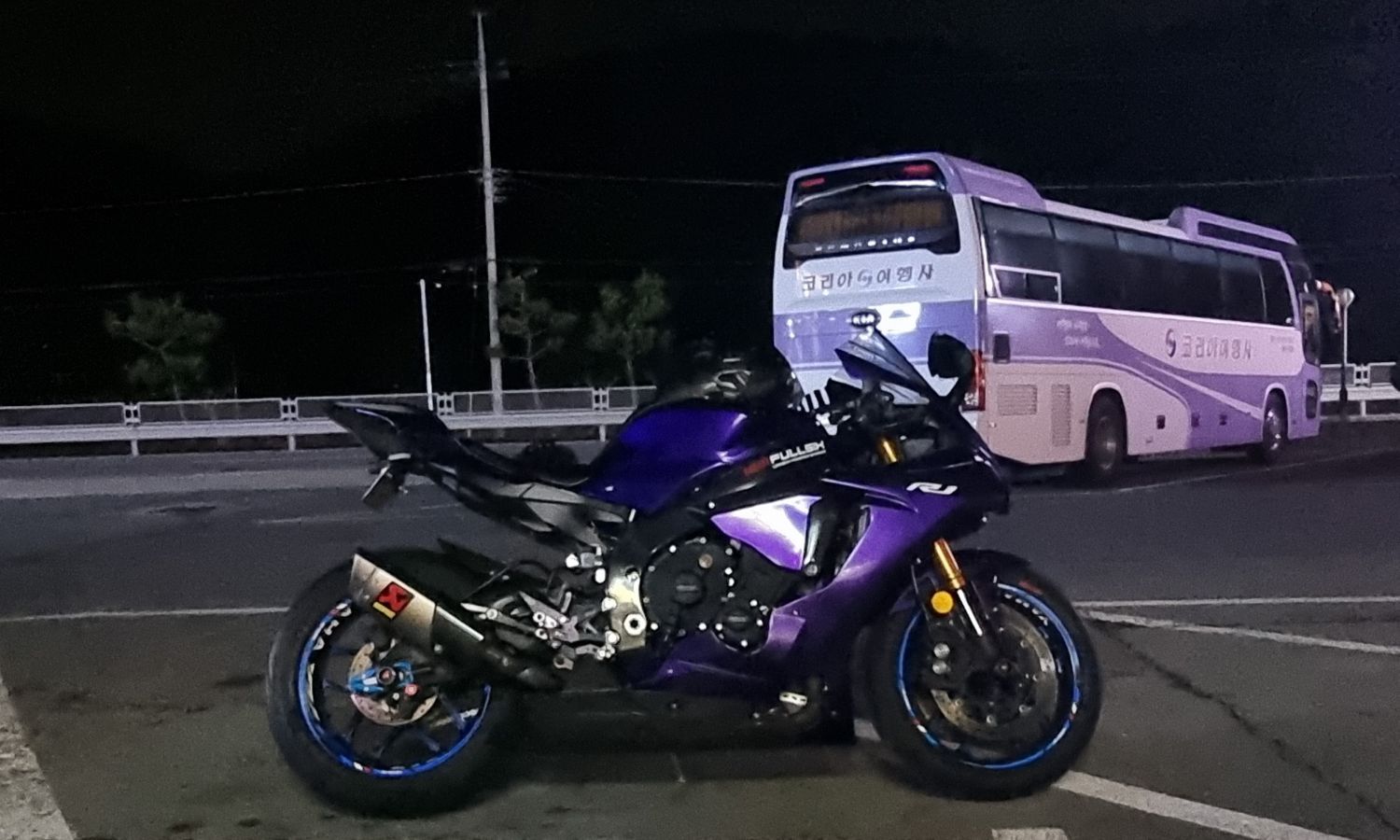 야마하 YZF R1 thumb 2