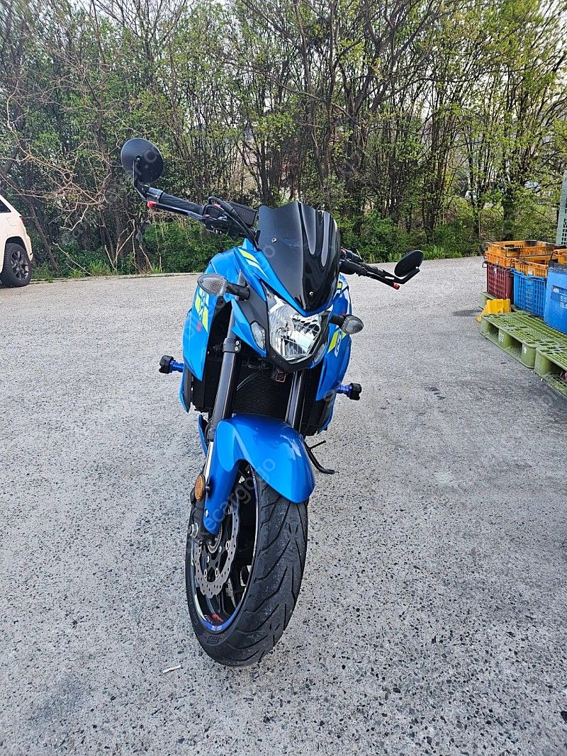 스즈키 GSX S 750 more
