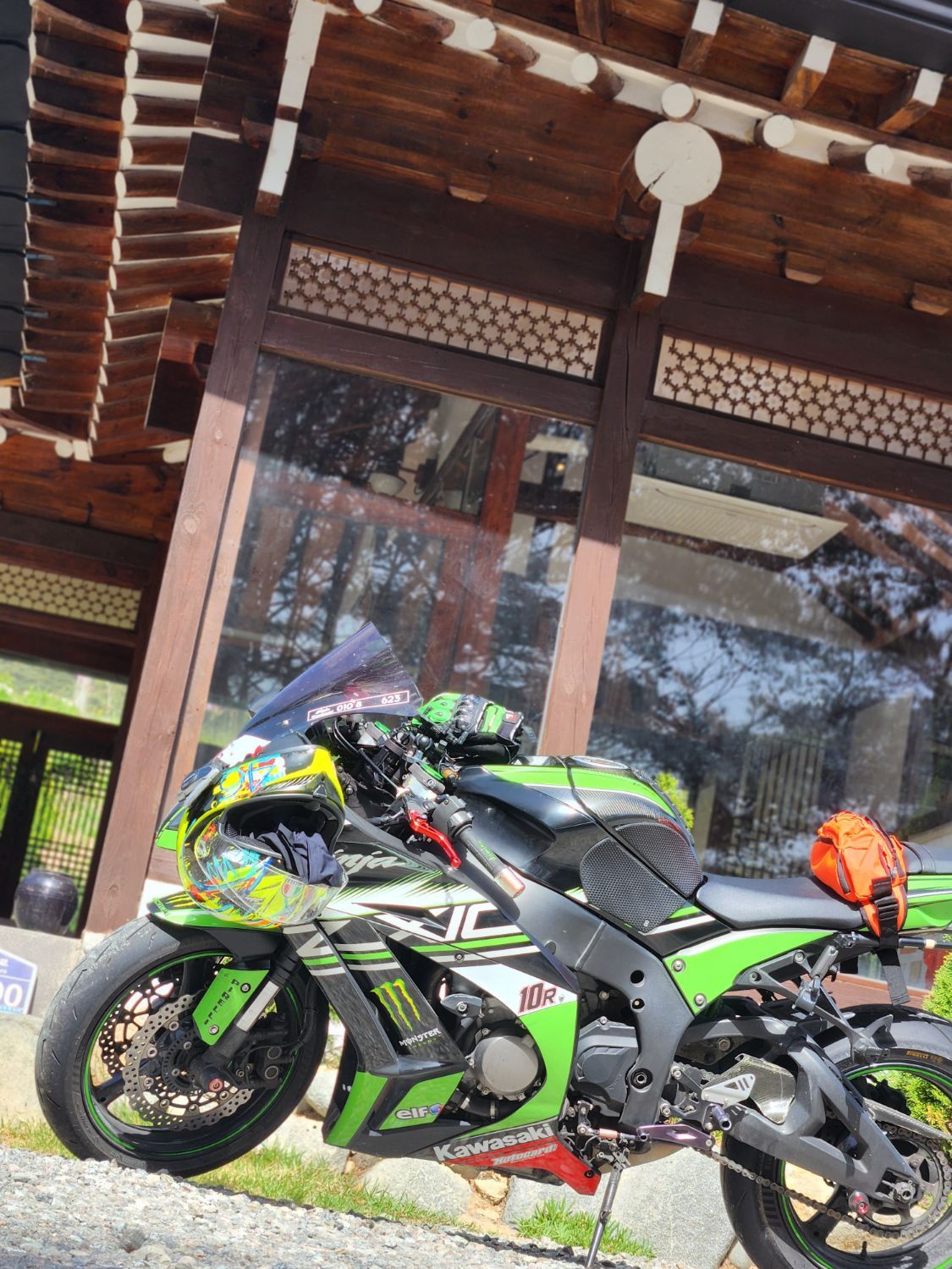 가와사키 닌자 ZX 10 R more