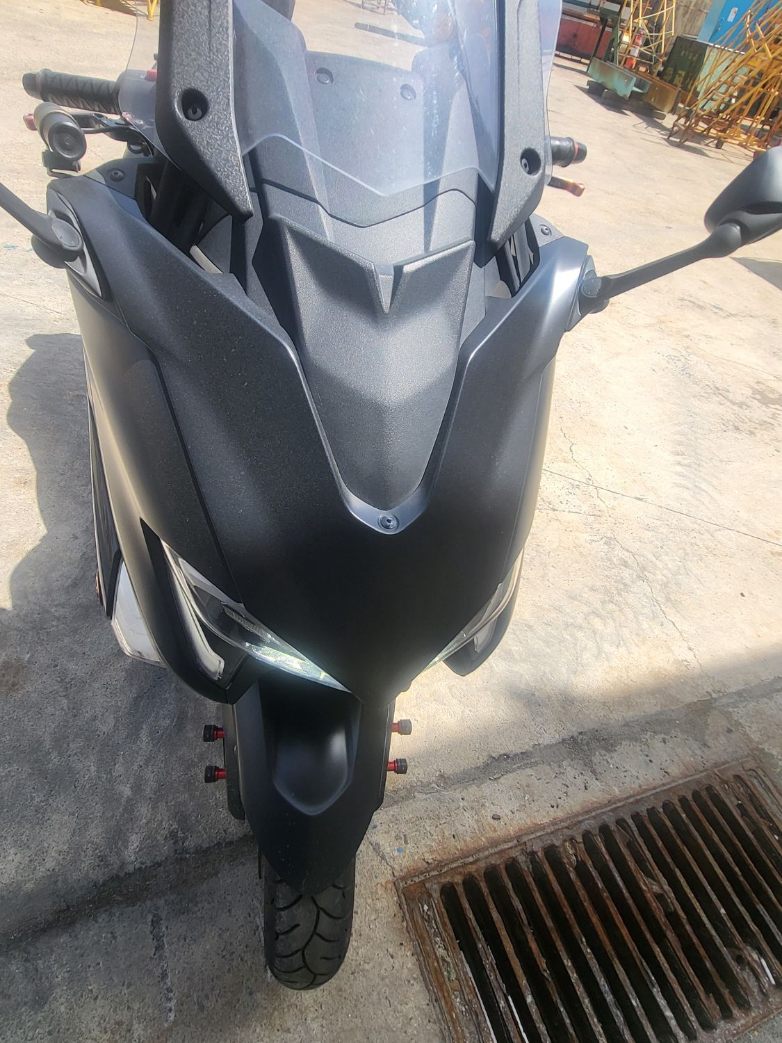 야마하 TMAX 560 thumb 2