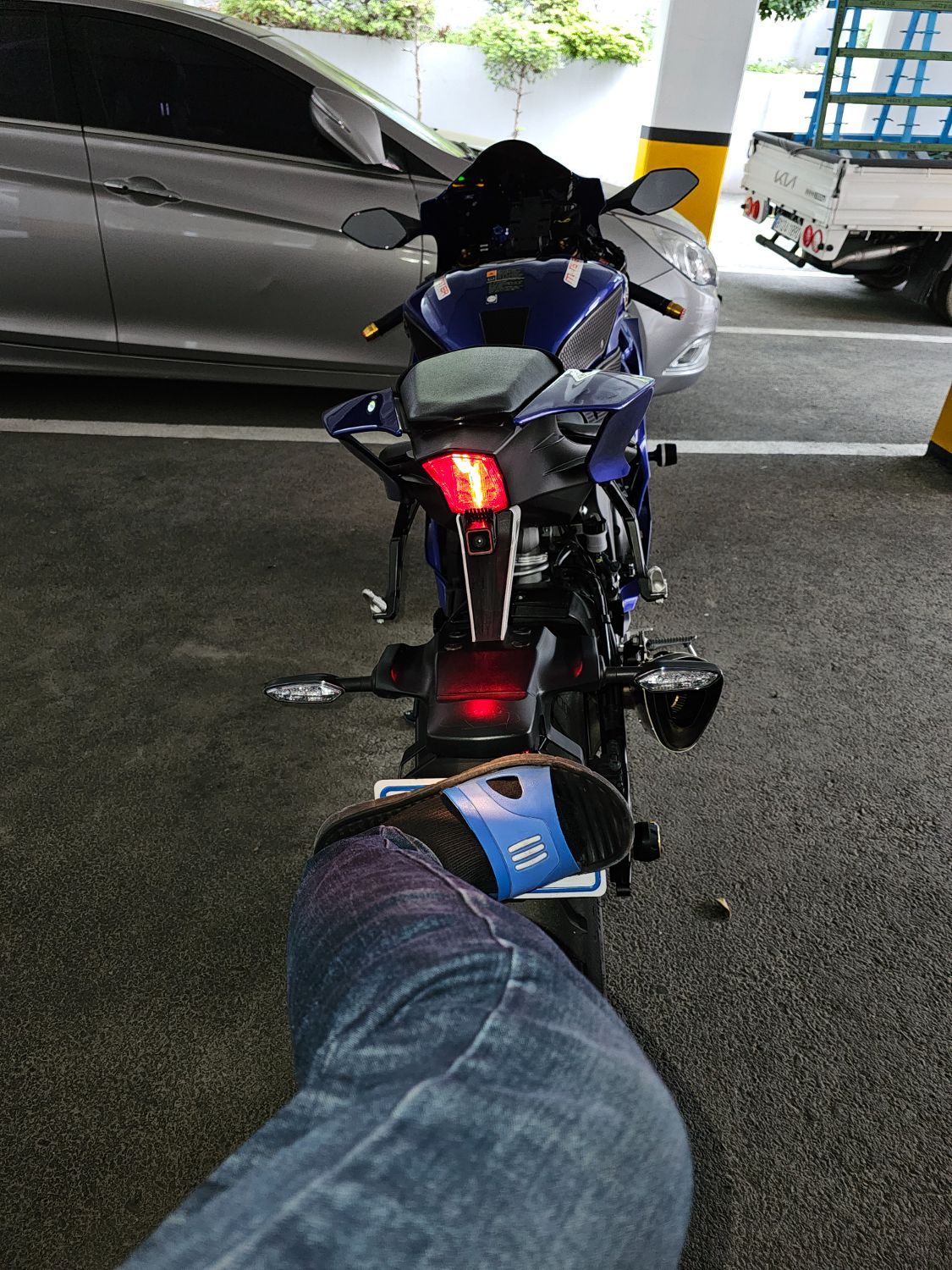 야마하 YZF R6 thumb 2