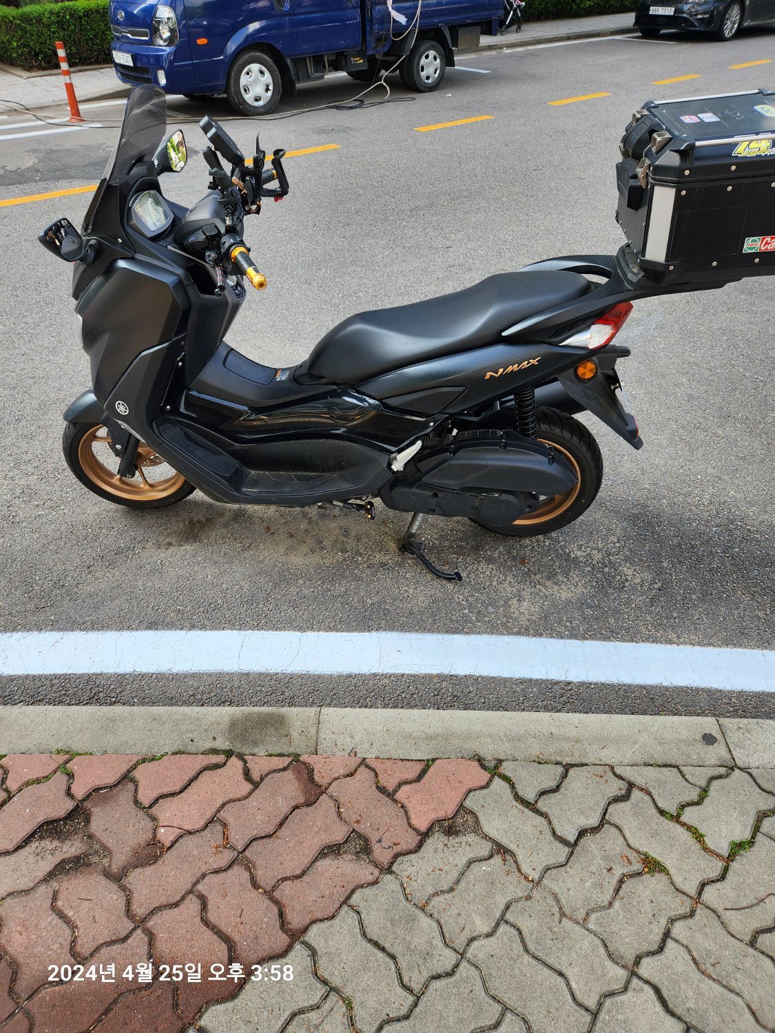 야마하 NMAX 125 thumb 2