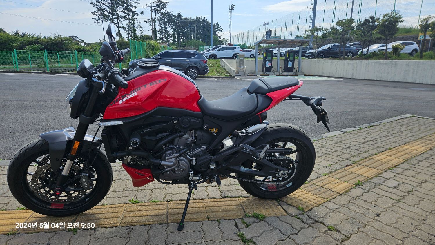 두카티 몬스터 937 thumb 2