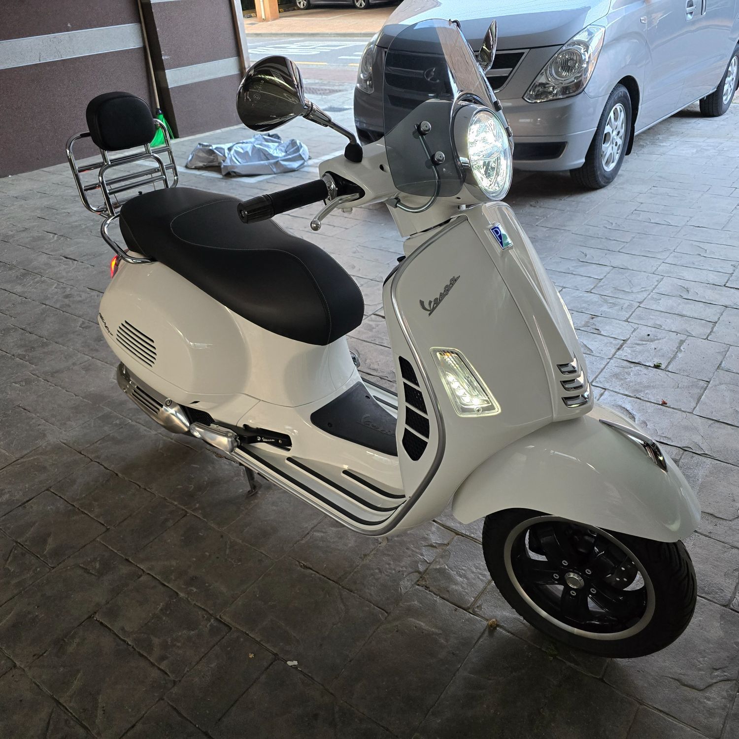 베스파 GTS 125 HPE more