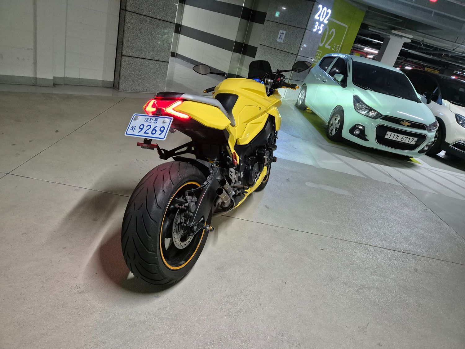 스즈키 카타나 1000 thumb 2