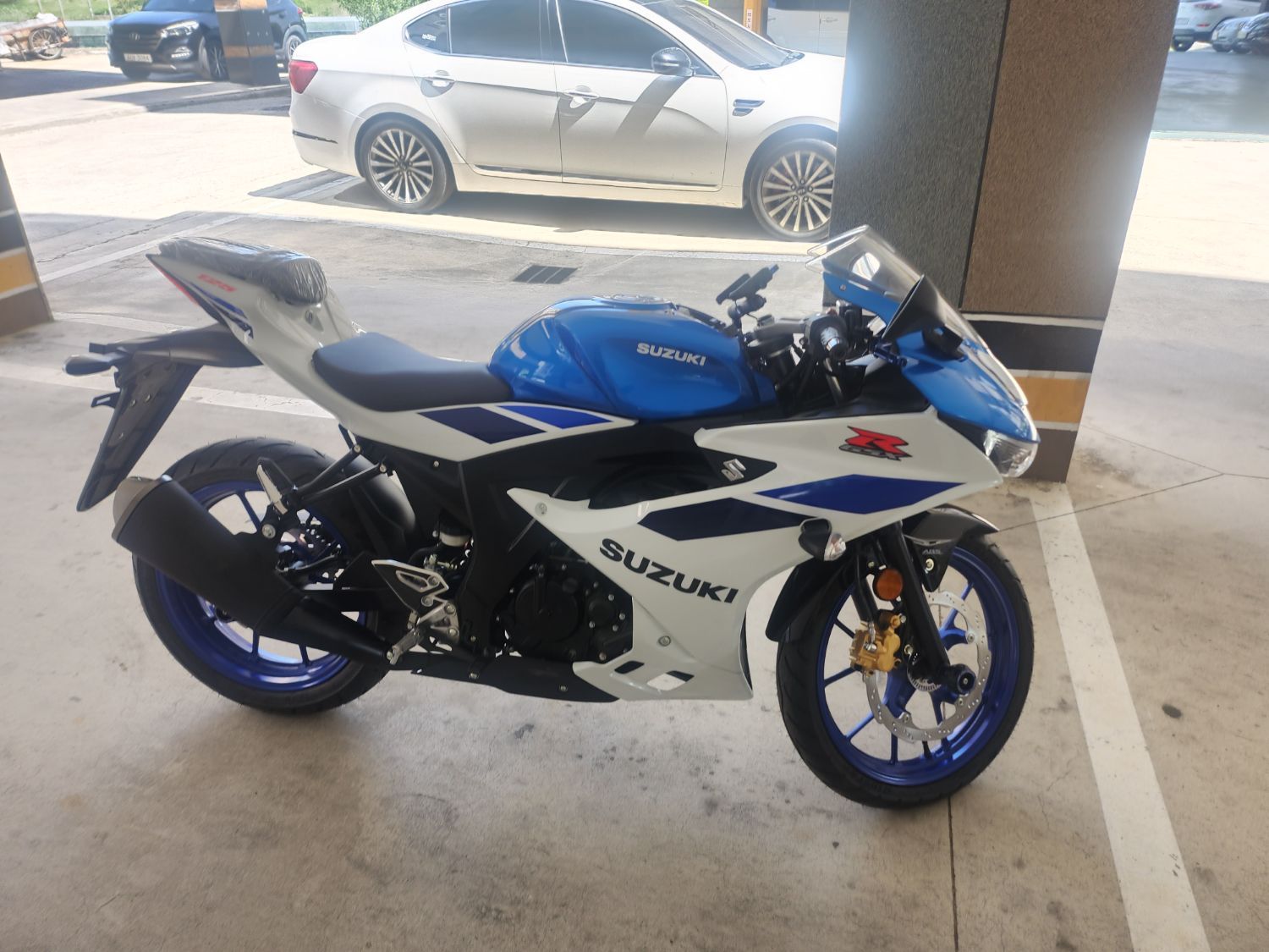 스즈키 GSX R 125 ABS thumb 2