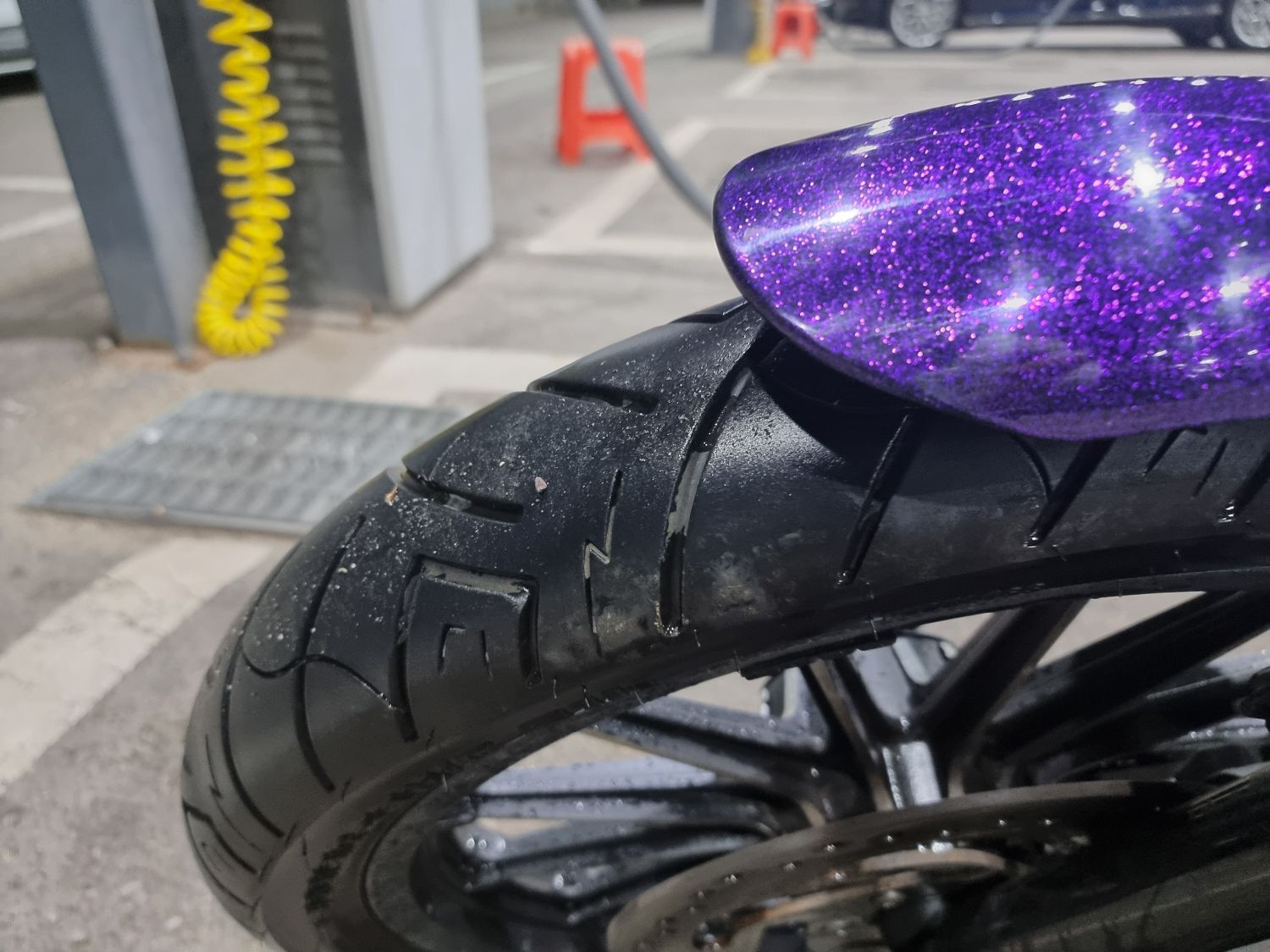 할리데이비슨 아이언 883 more