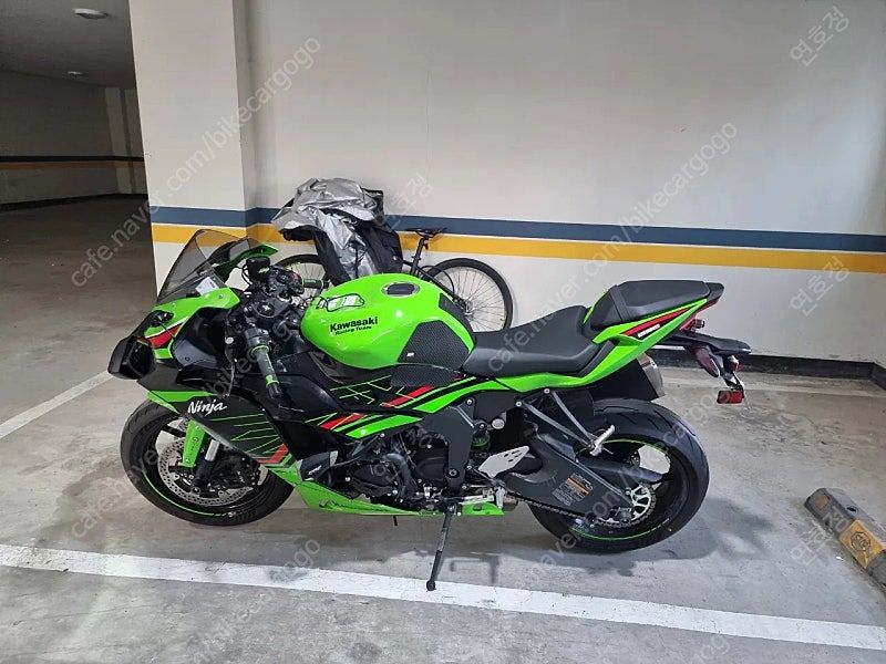 가와사키 닌자 ZX-6R thumb 2