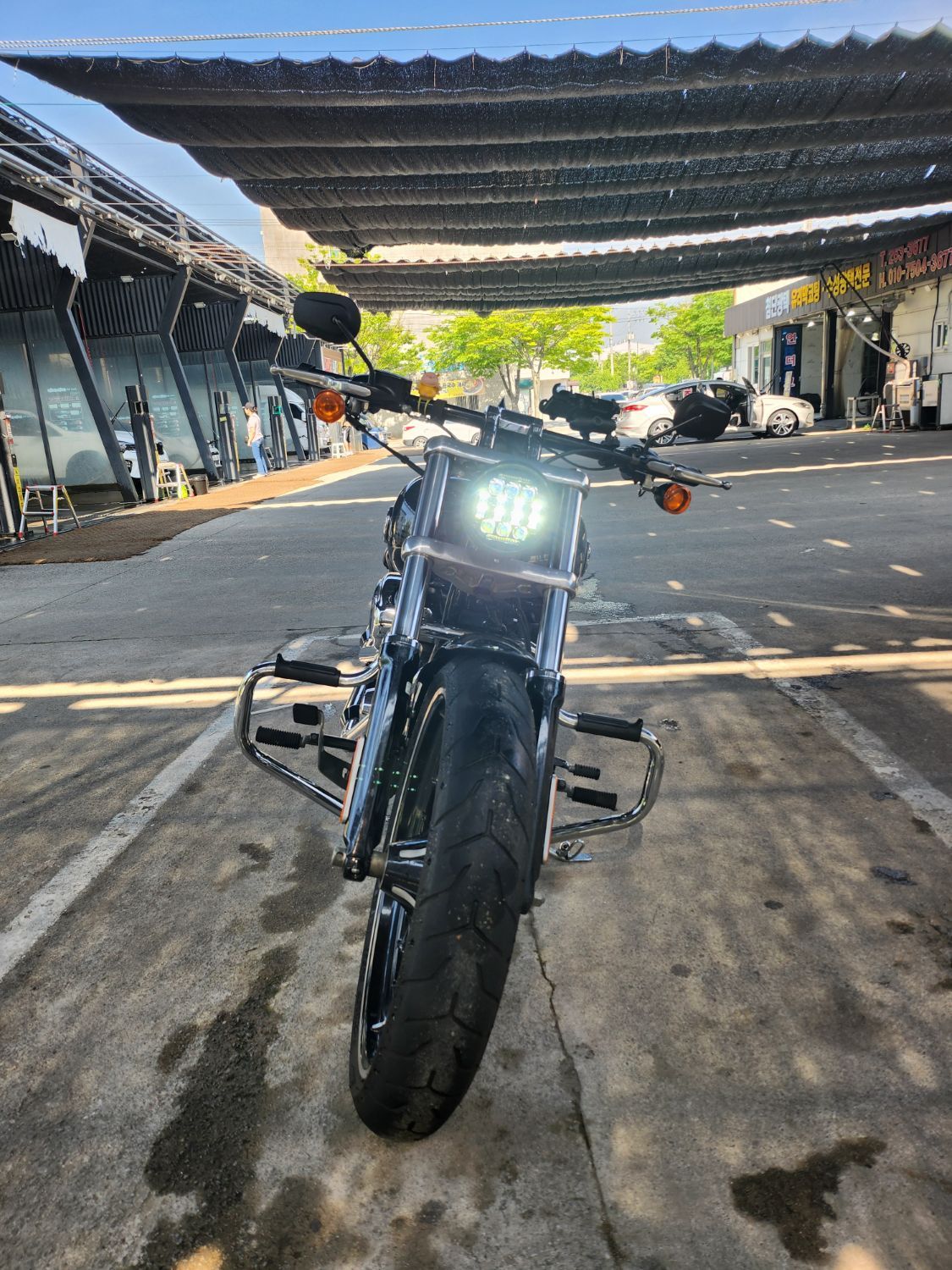 할리데이비슨 브래이크아웃 more