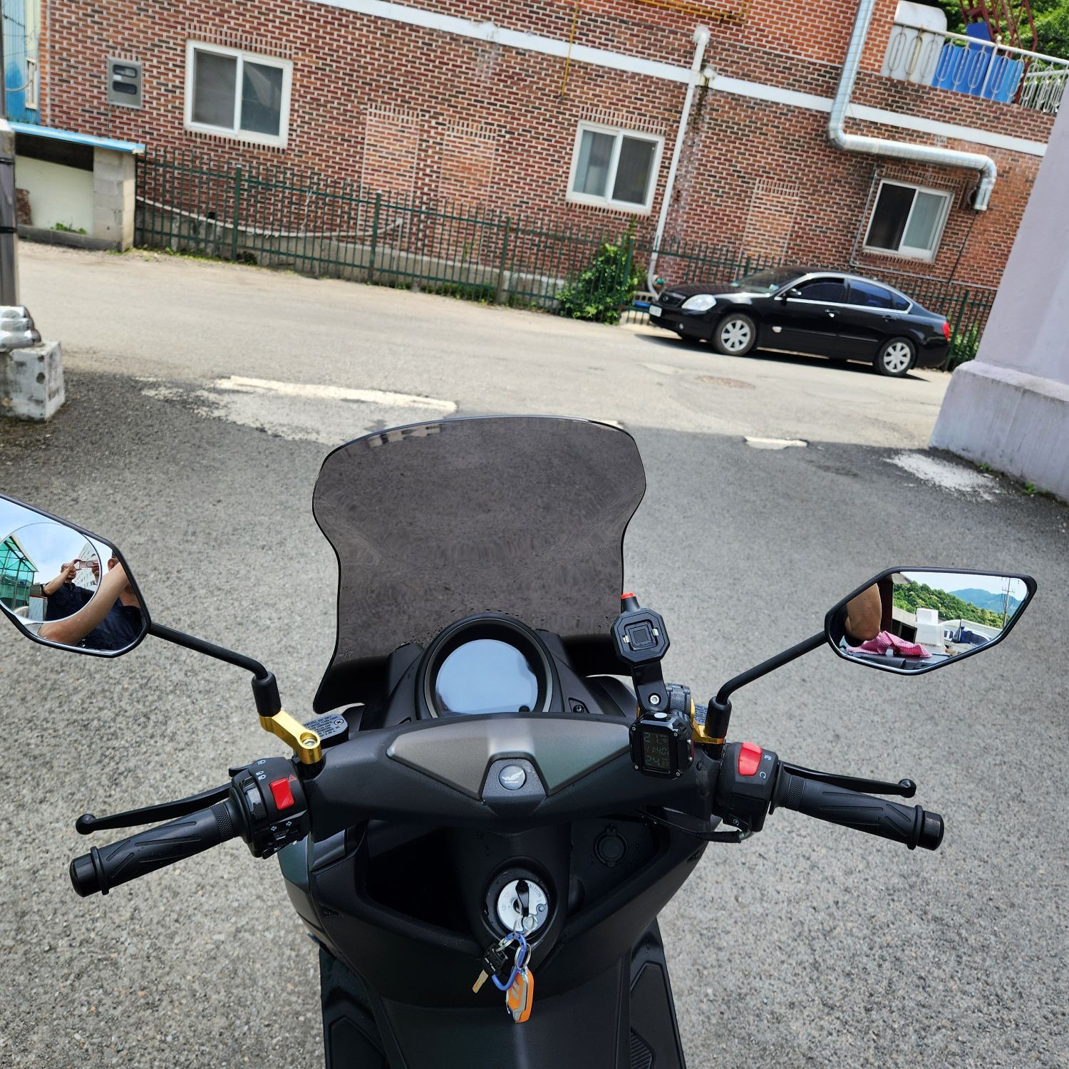 착한스쿠터 아이맥스 125 more