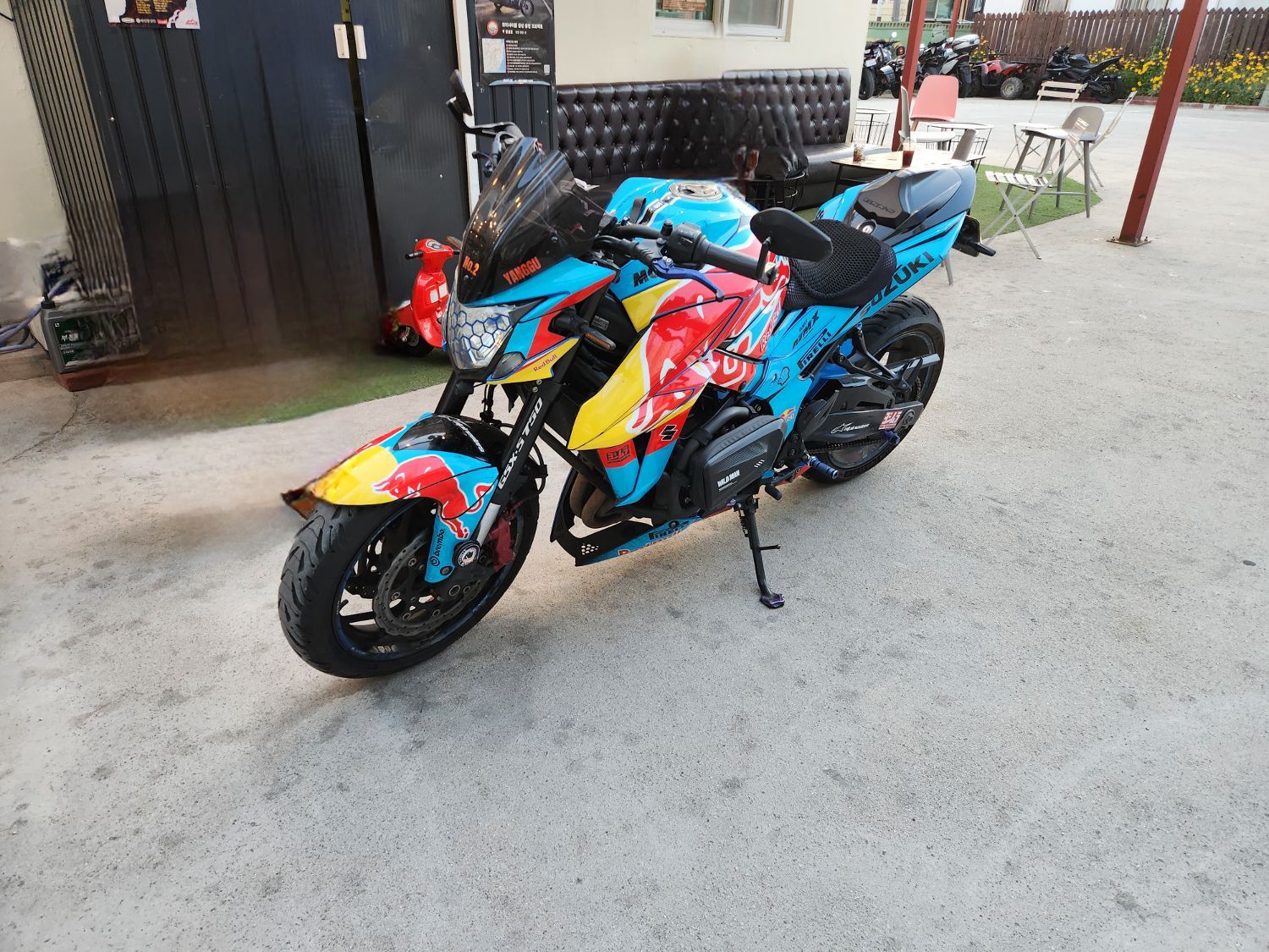 스즈키 GSX S 750 more