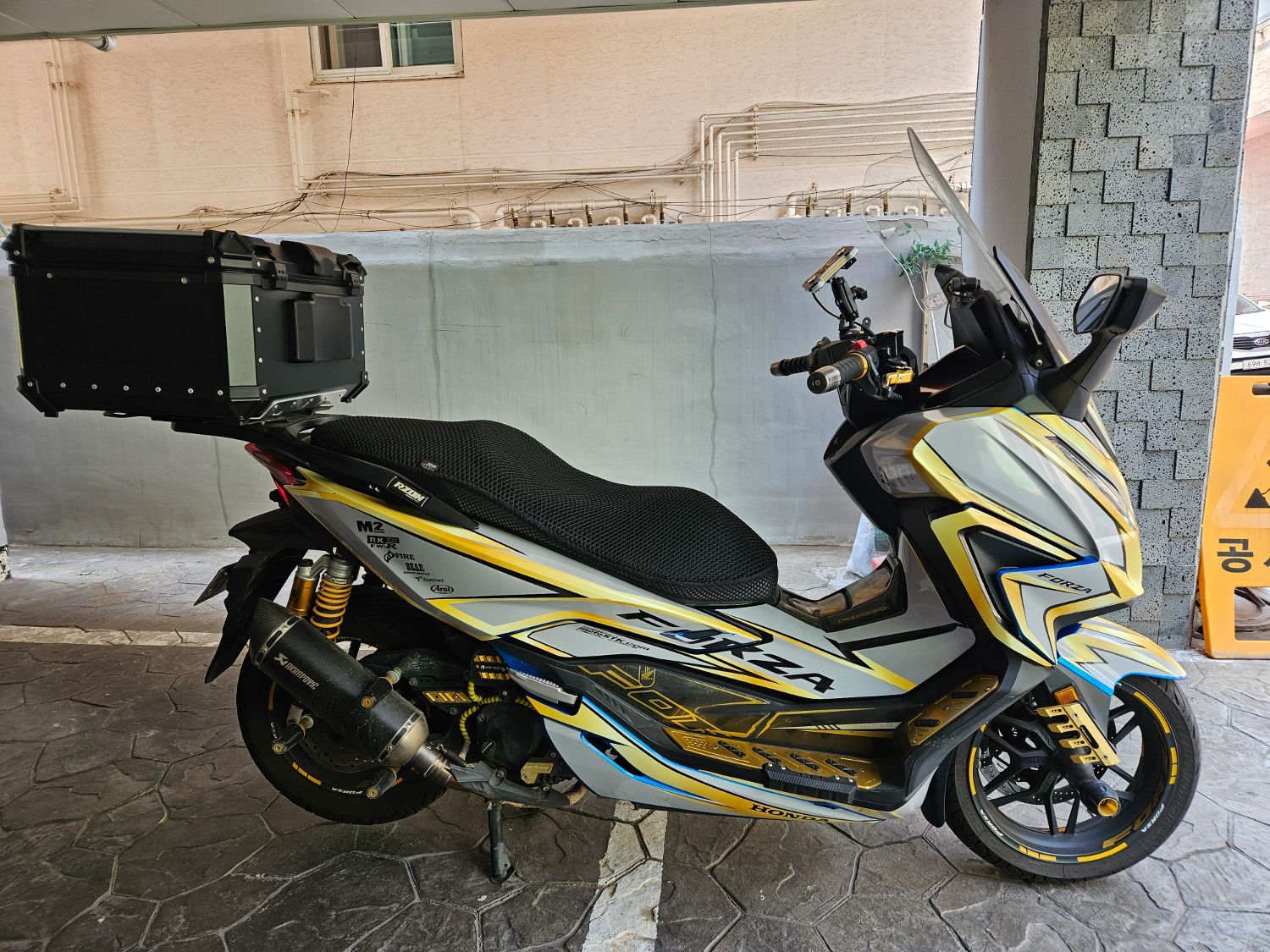 혼다 포르자 350 thumb 2