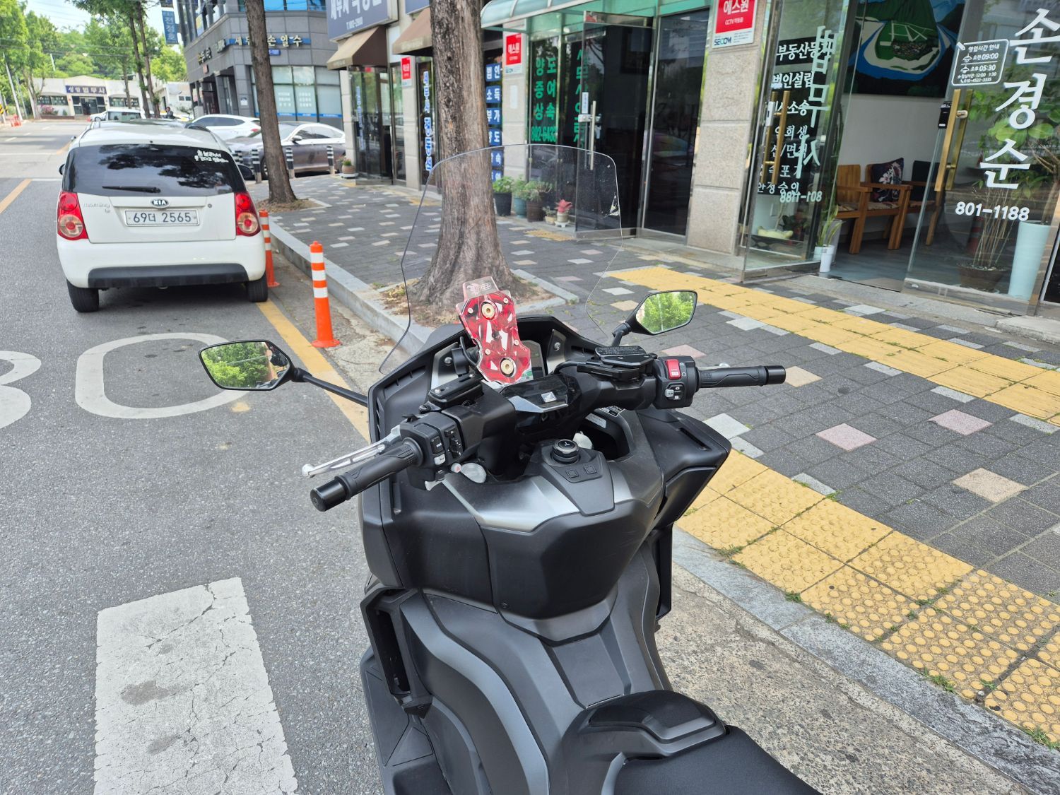 혼다 포르자 750 2023 블랙 사진 8