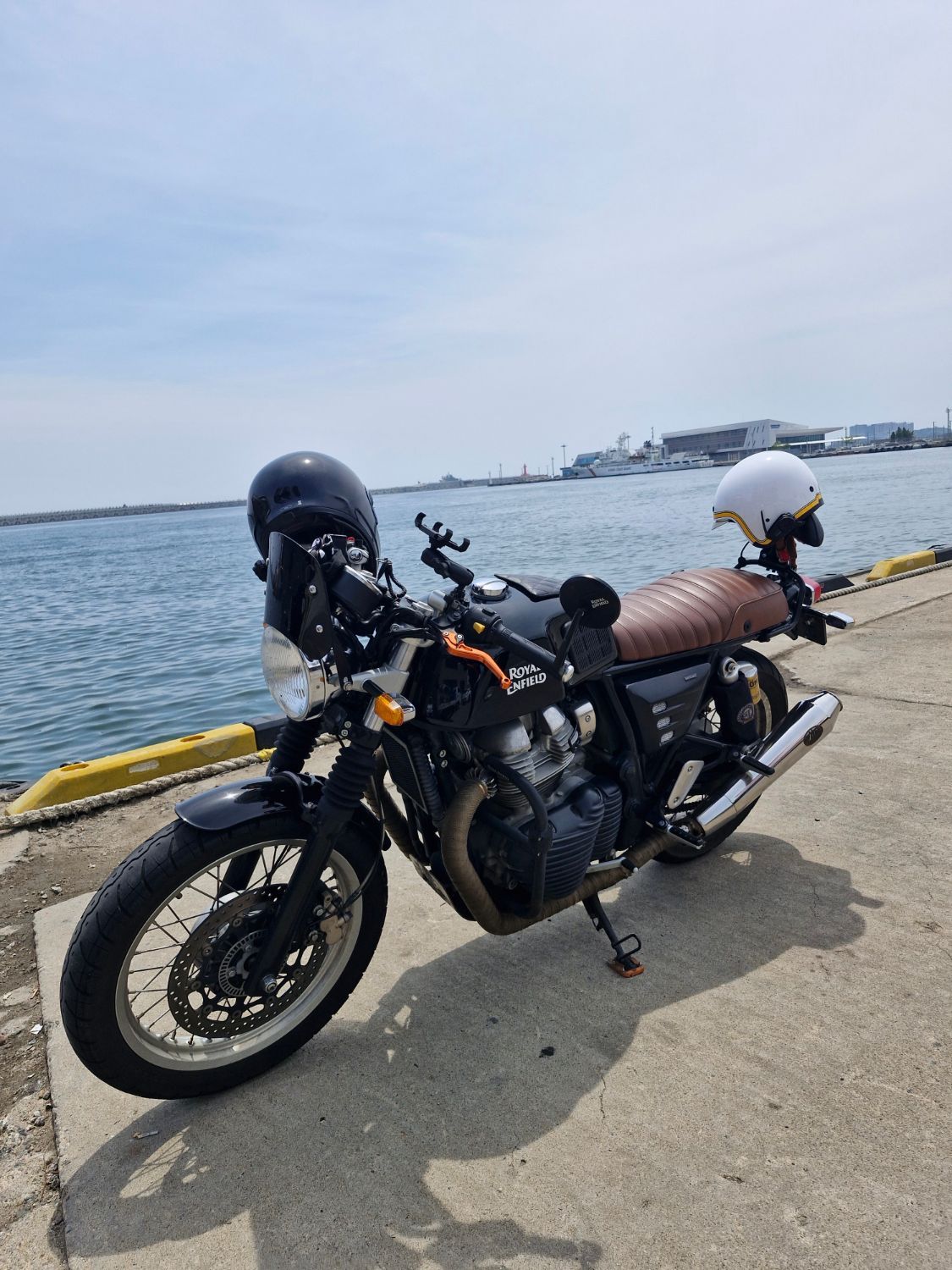 로얄엔필드 컨티넨탈 GT 650 more