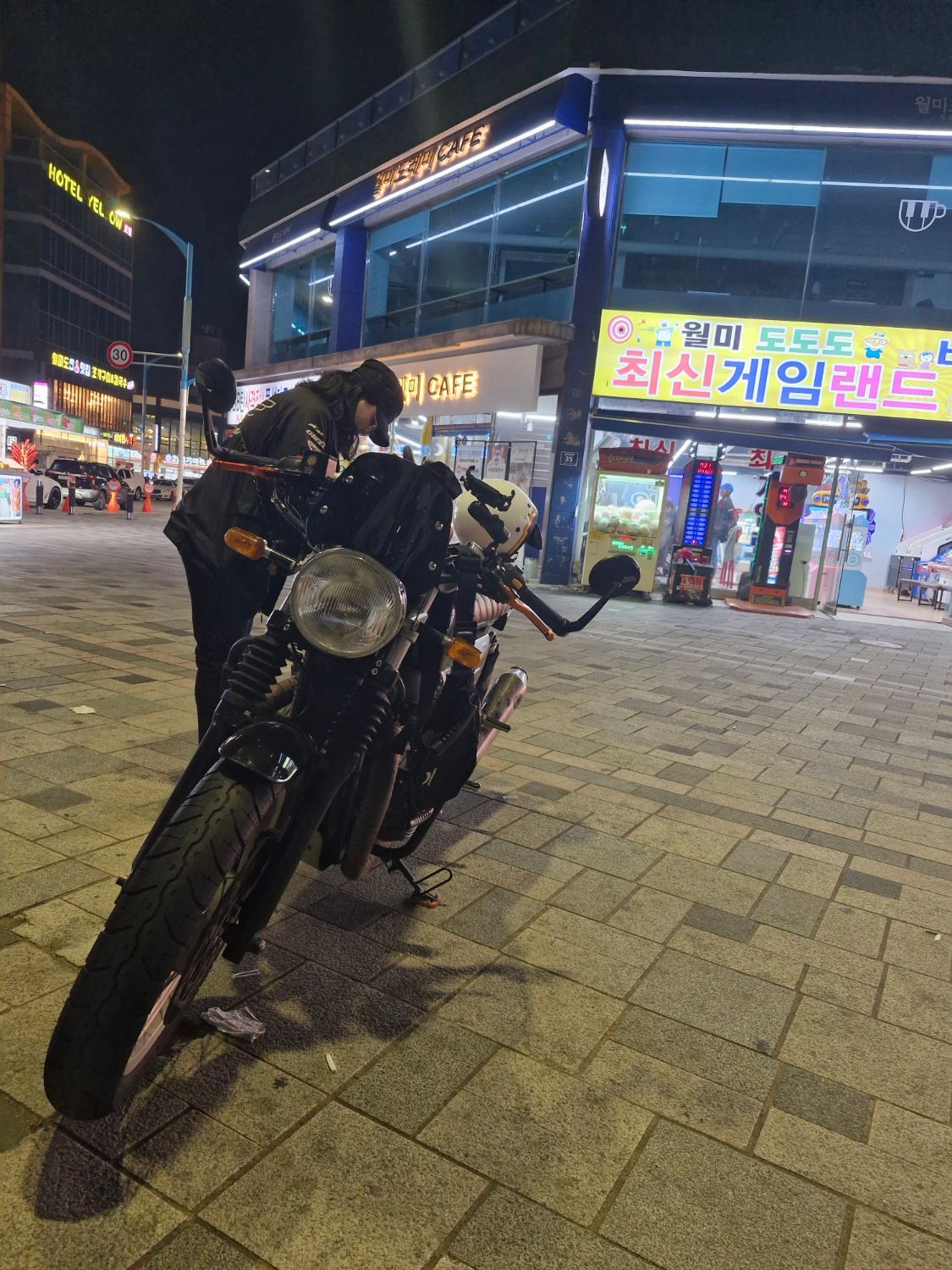 로얄엔필드 컨티넨탈 GT 650 thumb 2