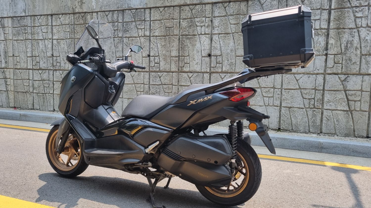 야마하 XMAX 300 ABS more