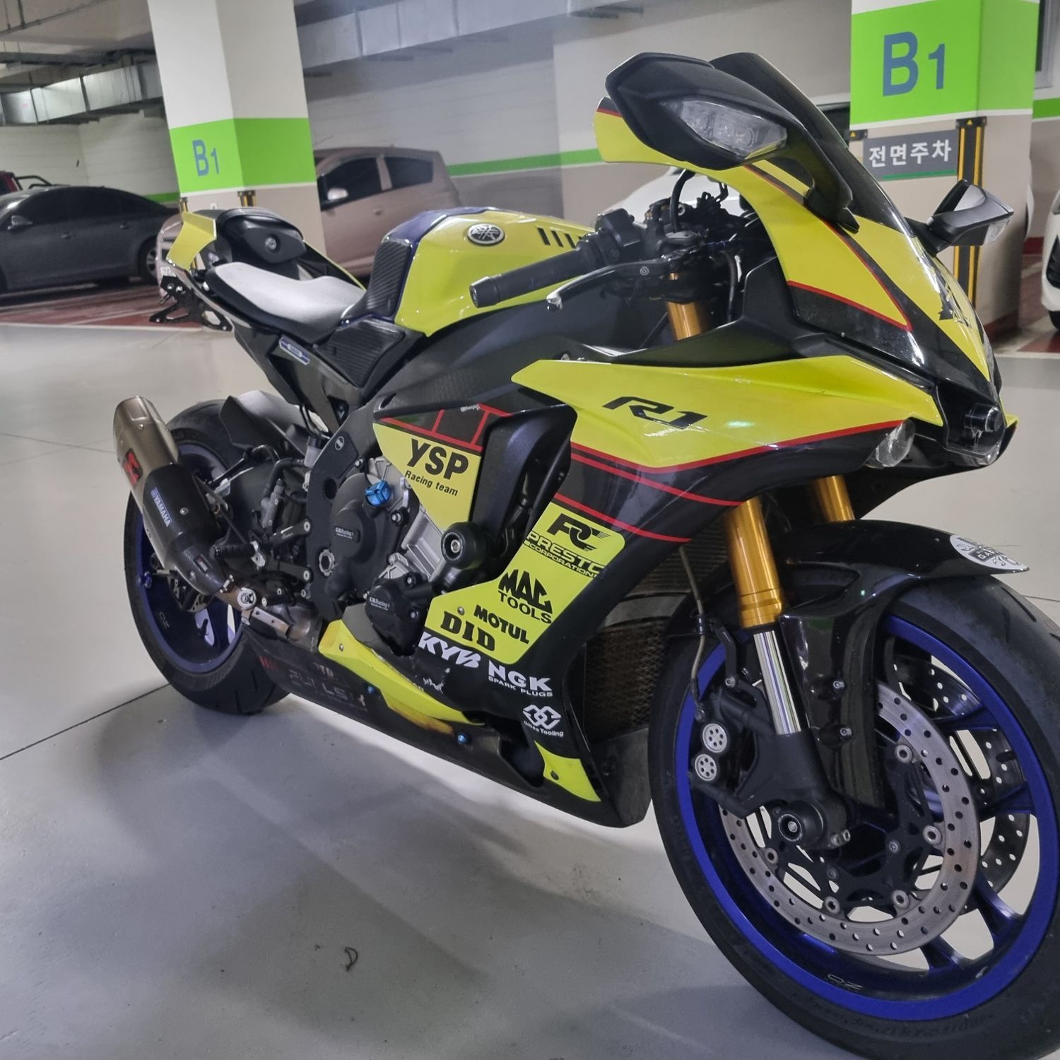 야마하 YZF R1 more