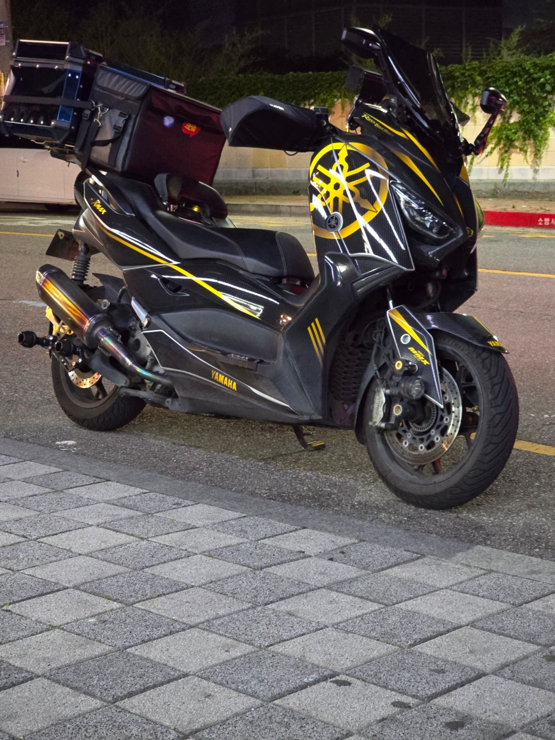 야마하 XMAX 300 ABS thumb 2